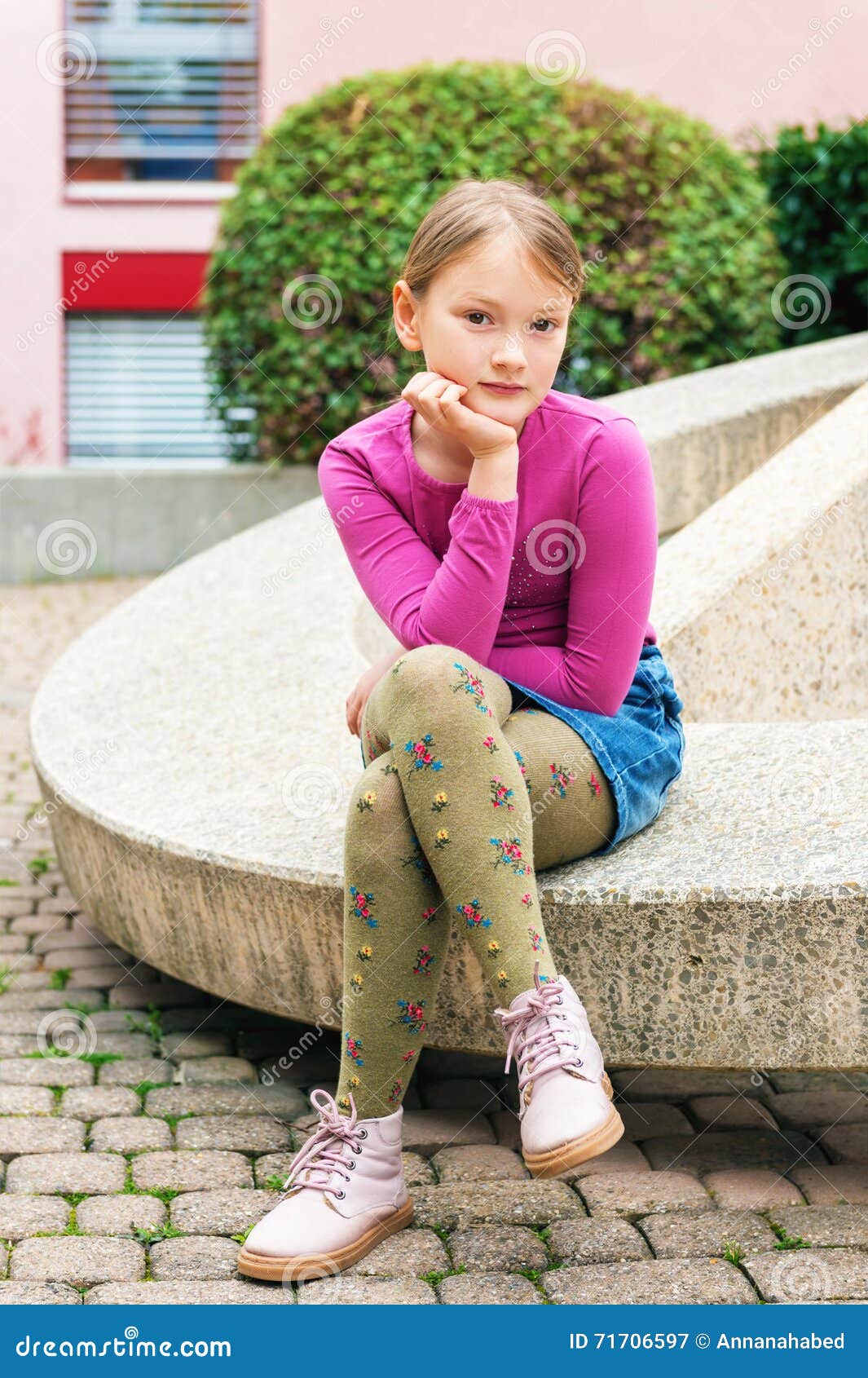 https://thumbs.dreamstime.com/z/portrait-cute-little-girl-fashion-city-wearing-pink-shoes-t-shirt-denim-skirt-green-tights-71706597.jpg