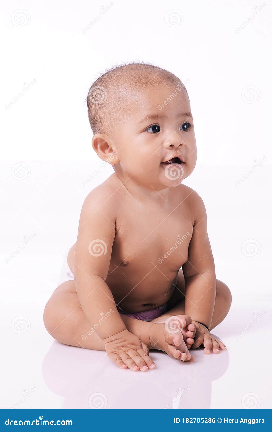 284 Petite Fille Nue Photos Libres De Droits Et Gratuites De Dreamstime 284 Petite Fille Nue Photos Libres De Droits Et Gratuites De Dreamstime