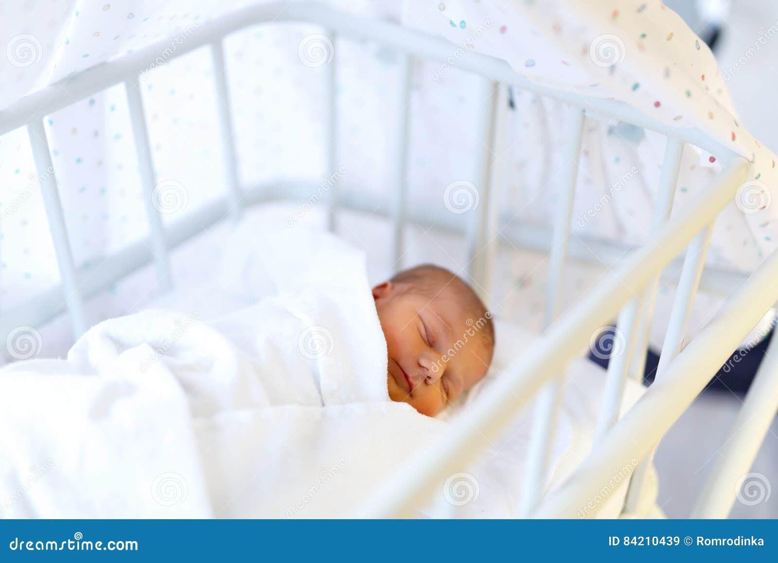 Portrait De Bebe Nouveau Ne Adorable Mignon Dans L Hopital De Naissance Image Stock Image Du Anniversaire Sommeil Portrait De Bebe Nouveau Ne Adorable Mignon Dans L Hopital De Naissance Image Stock Image Du Anniversaire Sommeil