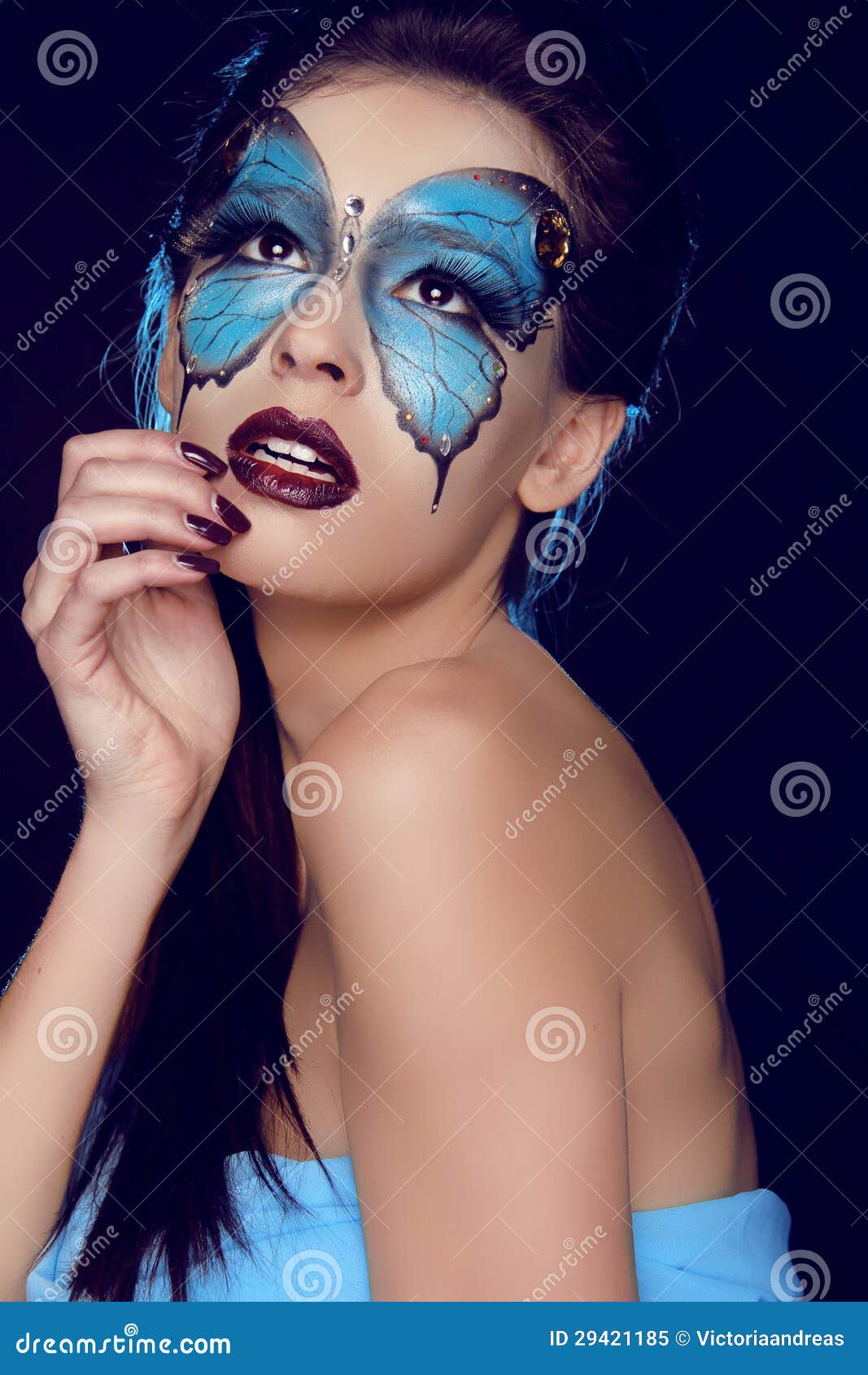 Le maquillage de papillon, art de visage composent