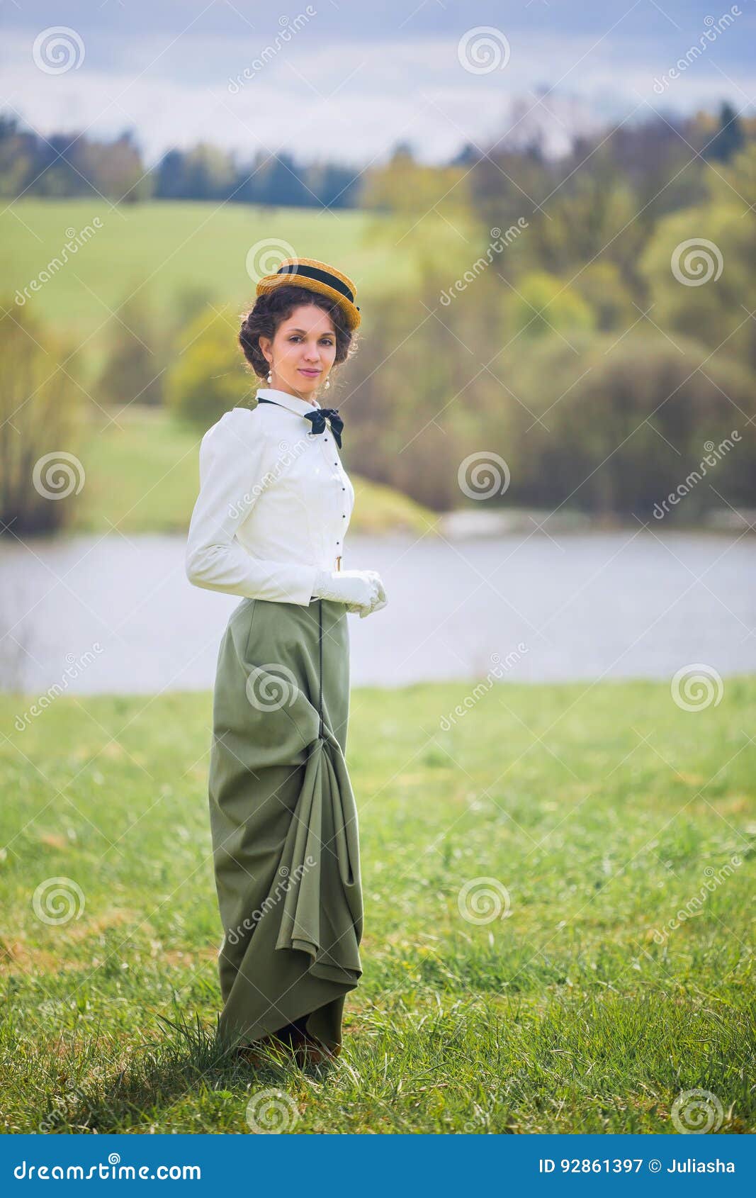 Portrait de femme noble image stock. Image du gris, siècle 92861397