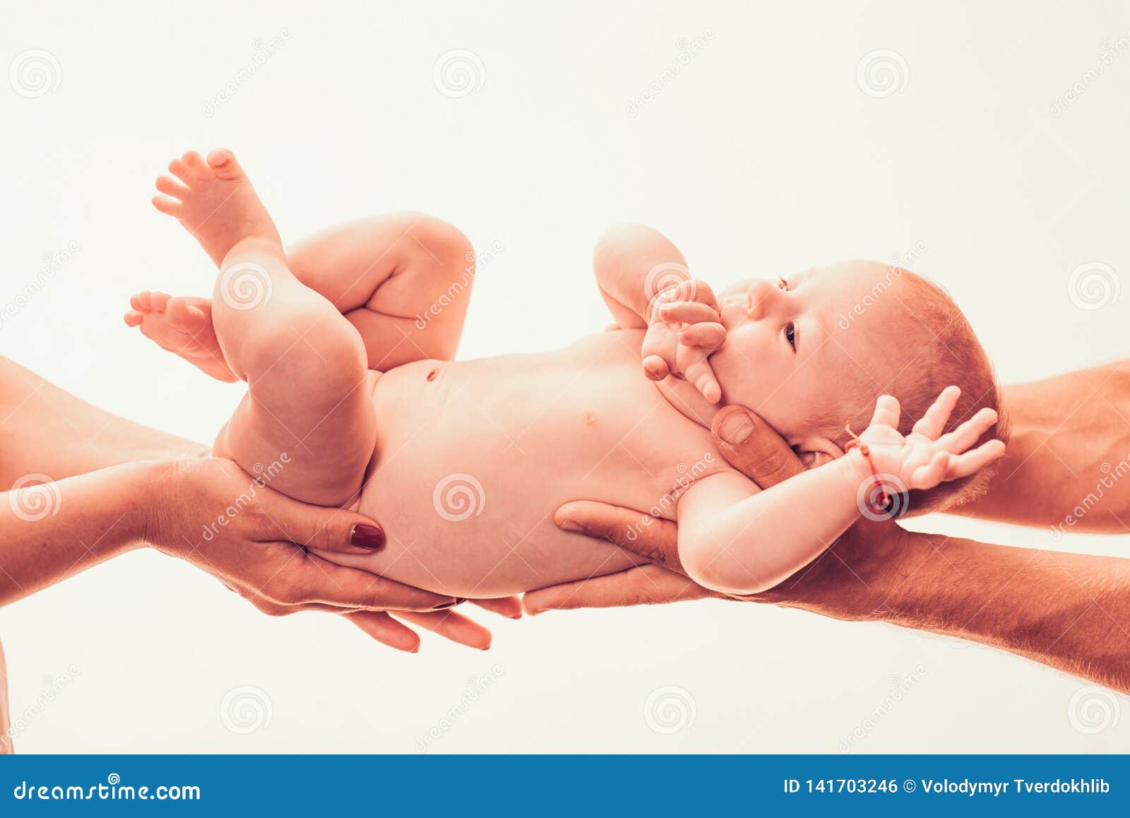 Portrait De Petit Enfant Heureux Petite Fille Avec Le Visage Mignon Enfance Et Bonheur Petite Cheri Douce La Nouvelle Vie Et Bebe Photo Stock Image Du Reflexe Retablissement