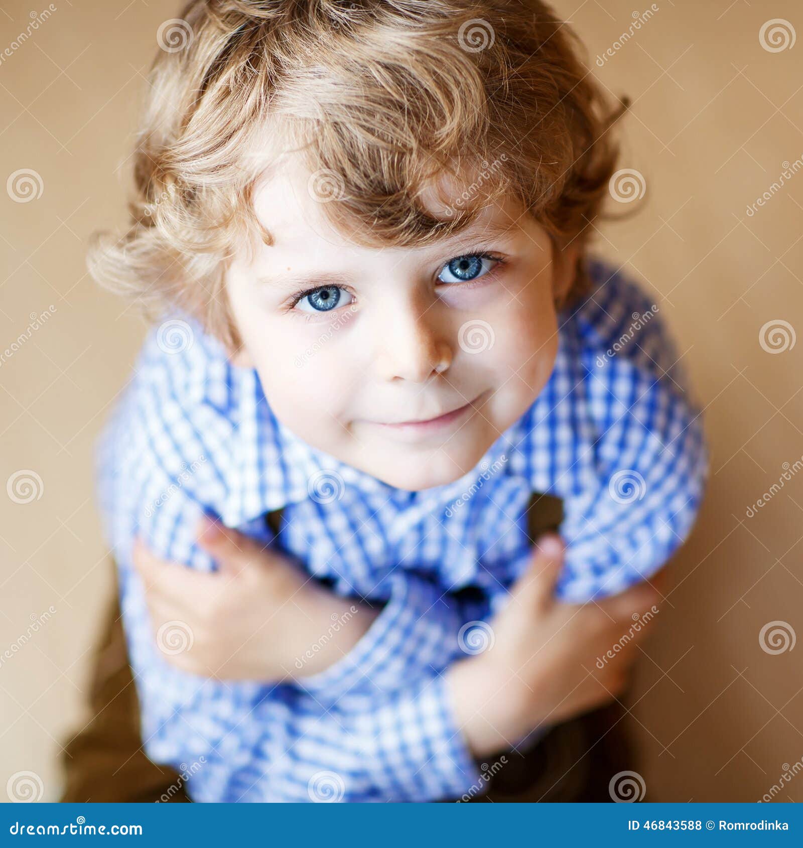 Portrait De Petit Garcon Adorable Avec Les Poils Blonds Et Les Yeux Bleus Photo Stock Image Du Sourire Sain Portrait De Petit Garcon Adorable Avec Les Poils Blonds Et Les Yeux Bleus Photo Stock Image Du Sourire Sain