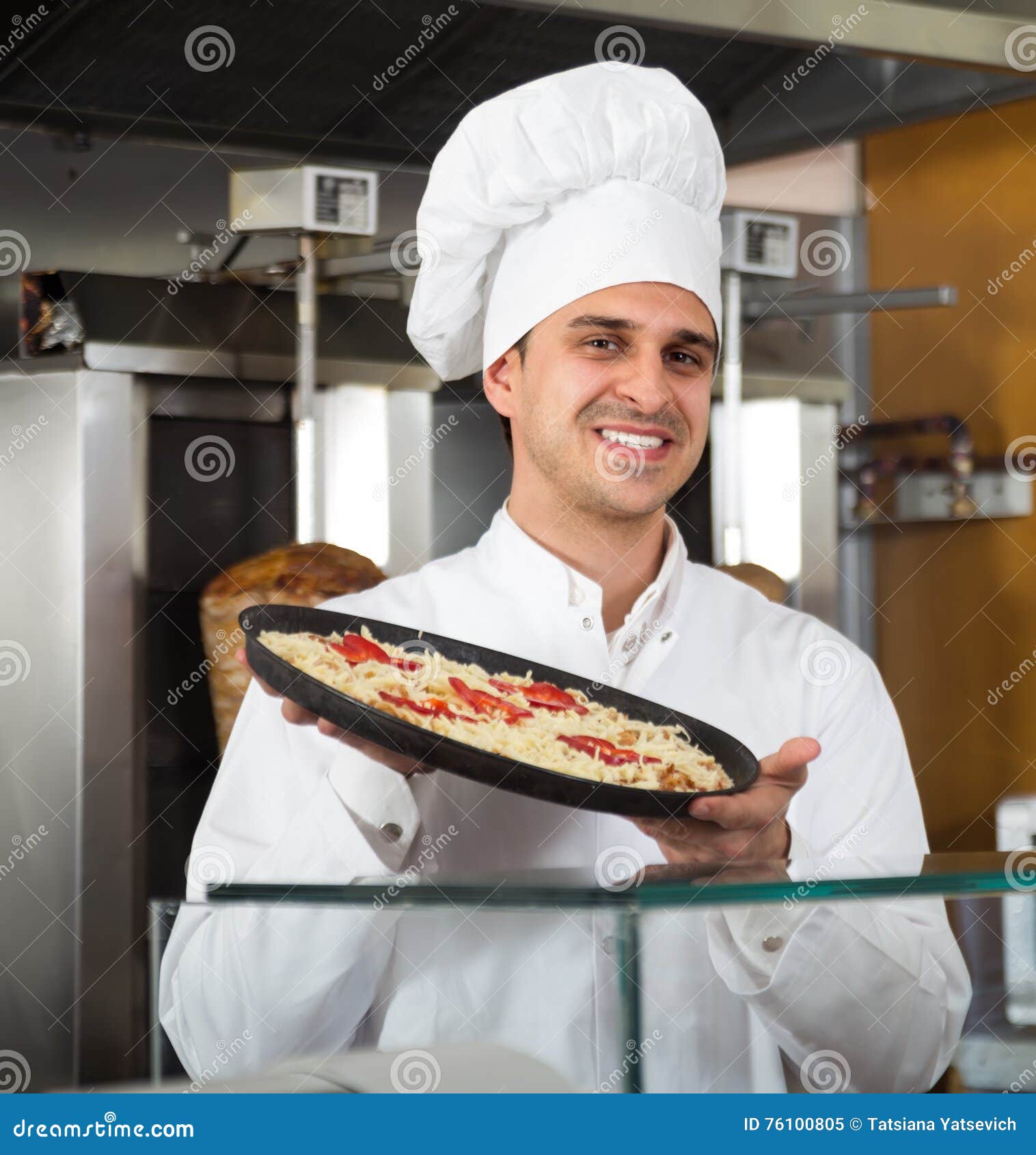 Portrait De Pizza Masculine Professionnelle De Cuisson De Chef Image