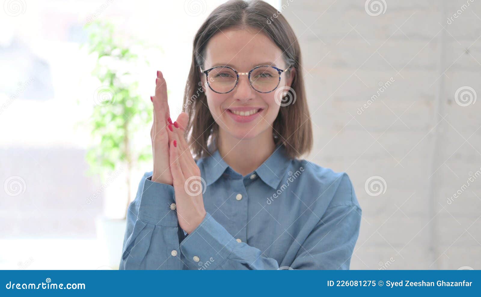 Portrait of Excited Woman Clapping, Applauding Stock Image - Image of ...