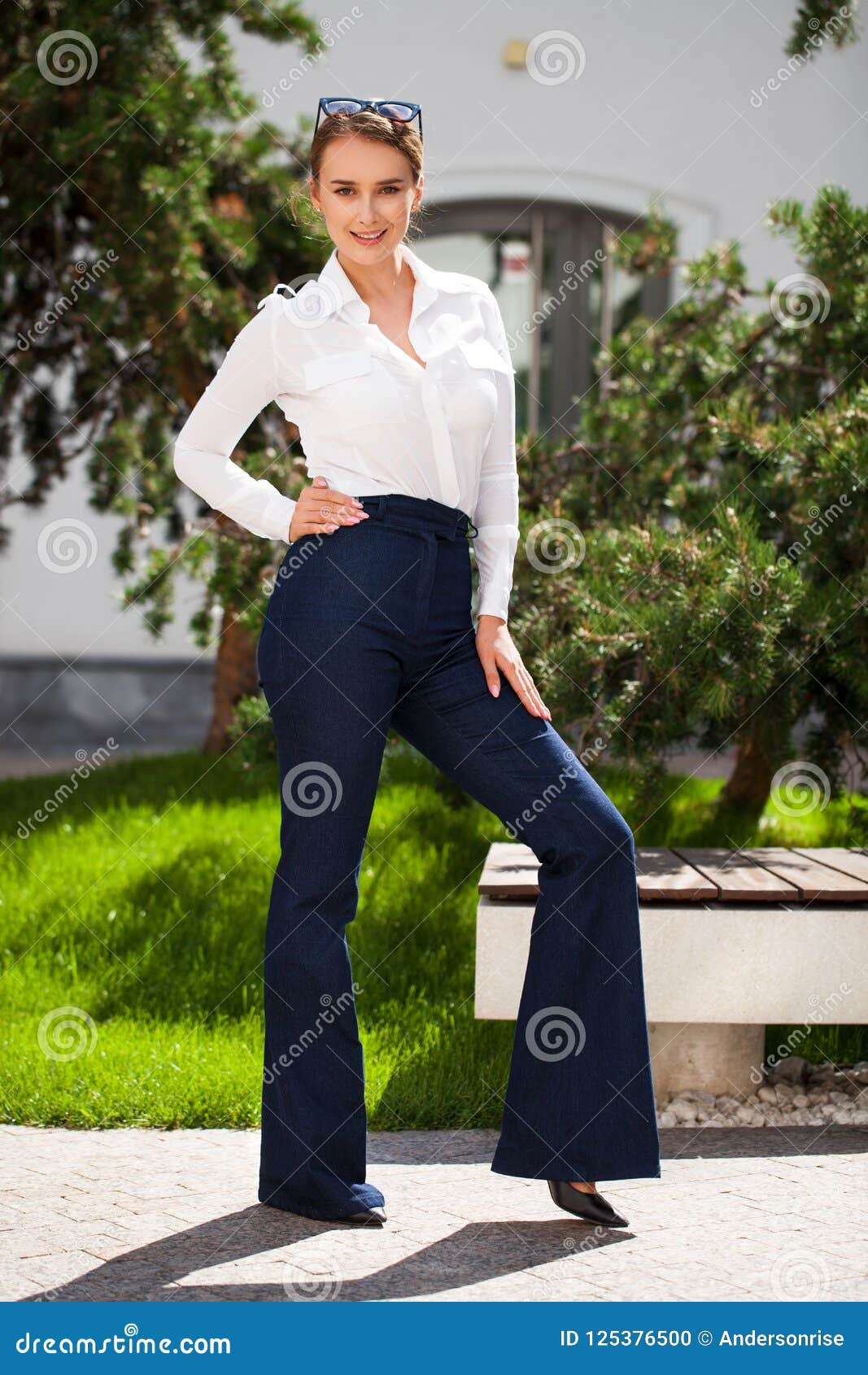 23 469 Business Jeans Woman Photos Free Royalty Free Stock Photos From Dreamstime