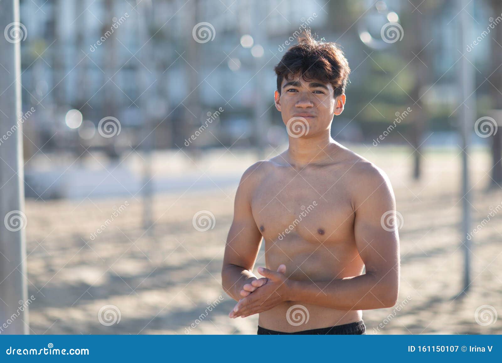 Man with chiseled chest and abs Stock Photo by ©nelka7812 50074733