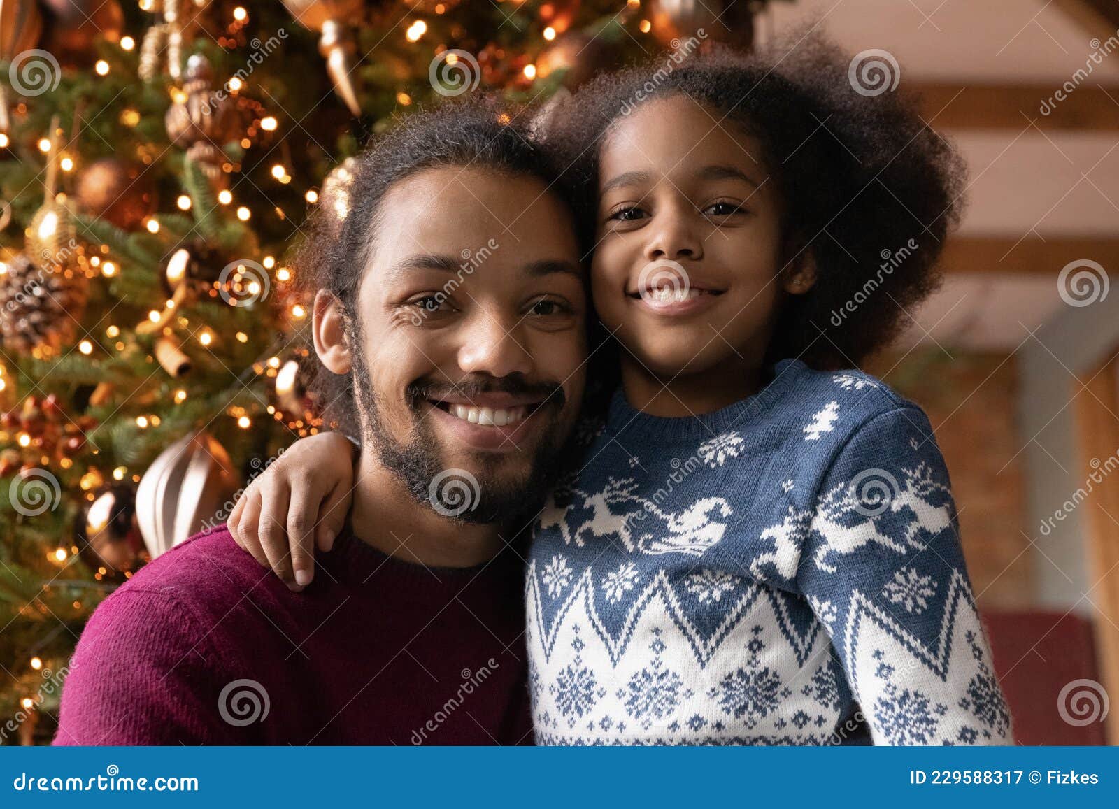 Dad and Daughter Have Fun and and Pose at the Edge of the Pool Stock Photo  - Image of holiday, captured: 277098840