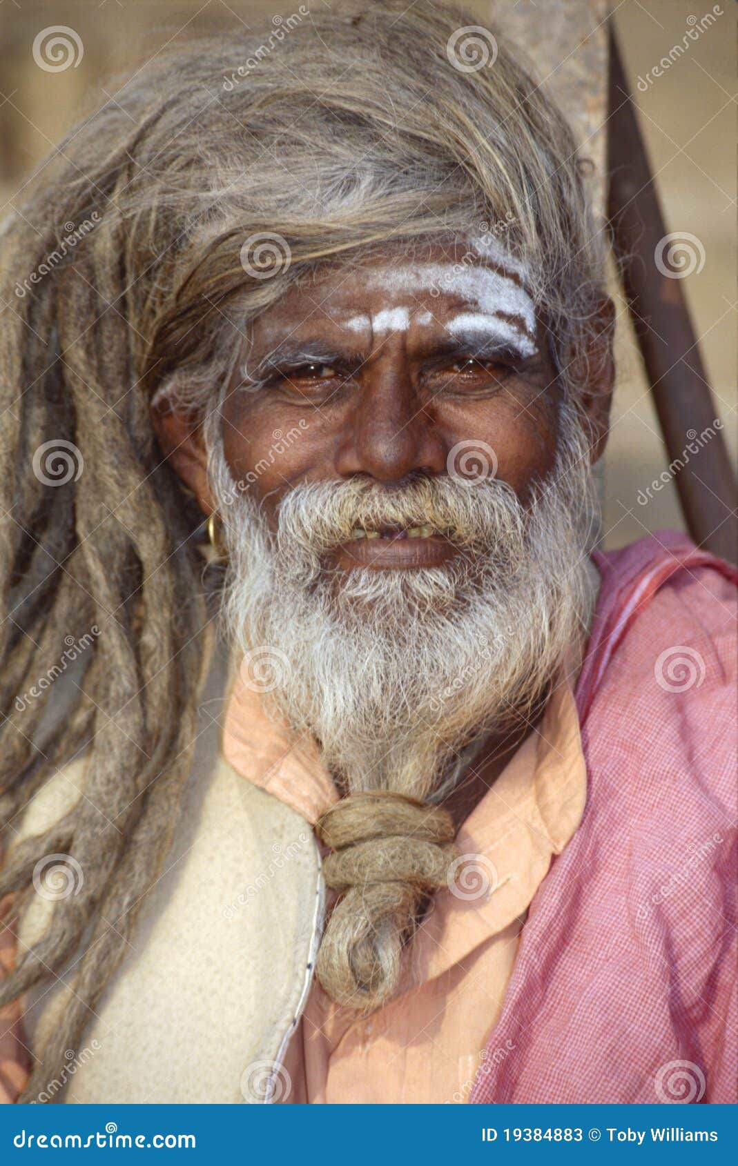 portrait-indian-sadhu-19384883.jpg