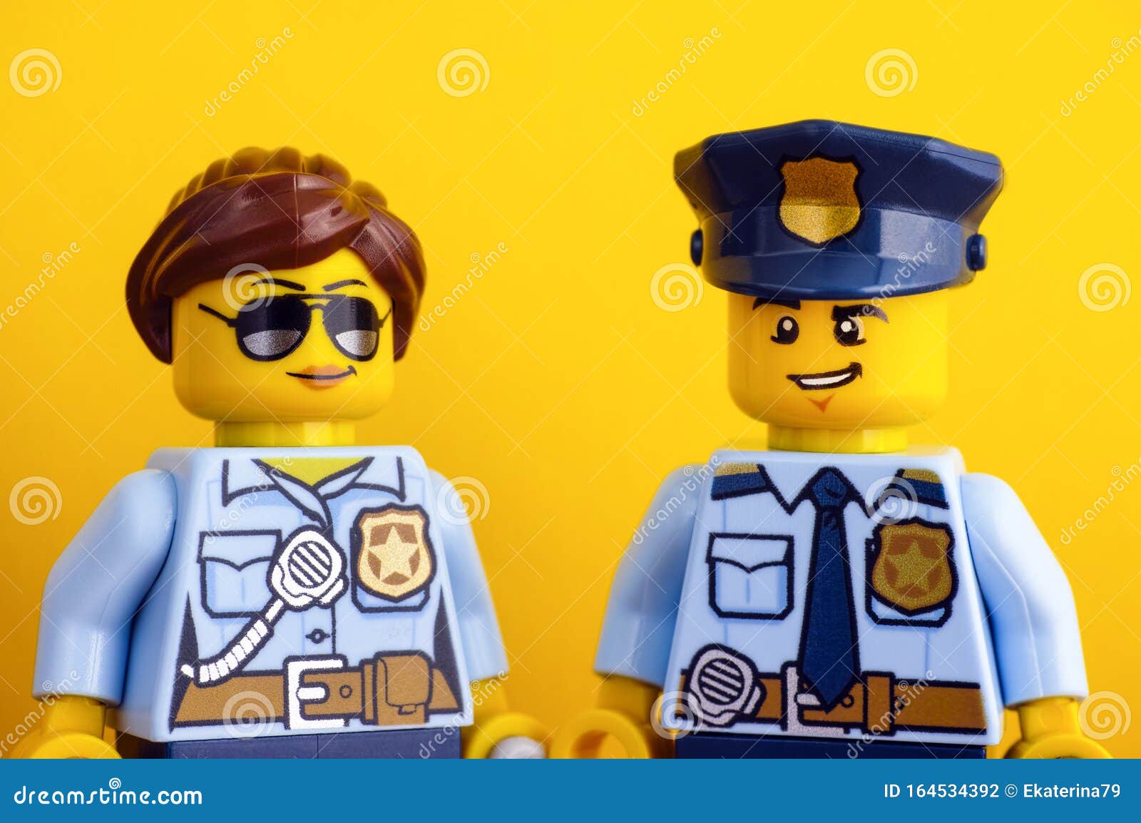 Lego City girl female figurine figure blonde police femme officier 