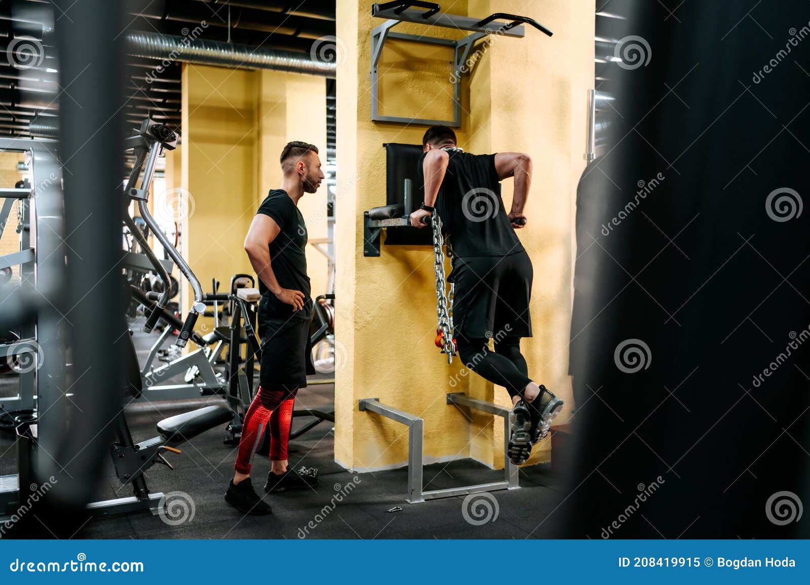 17,504 Male Personal Trainer Stock Photos - Free & Royalty-Free Stock  Photos from Dreamstime