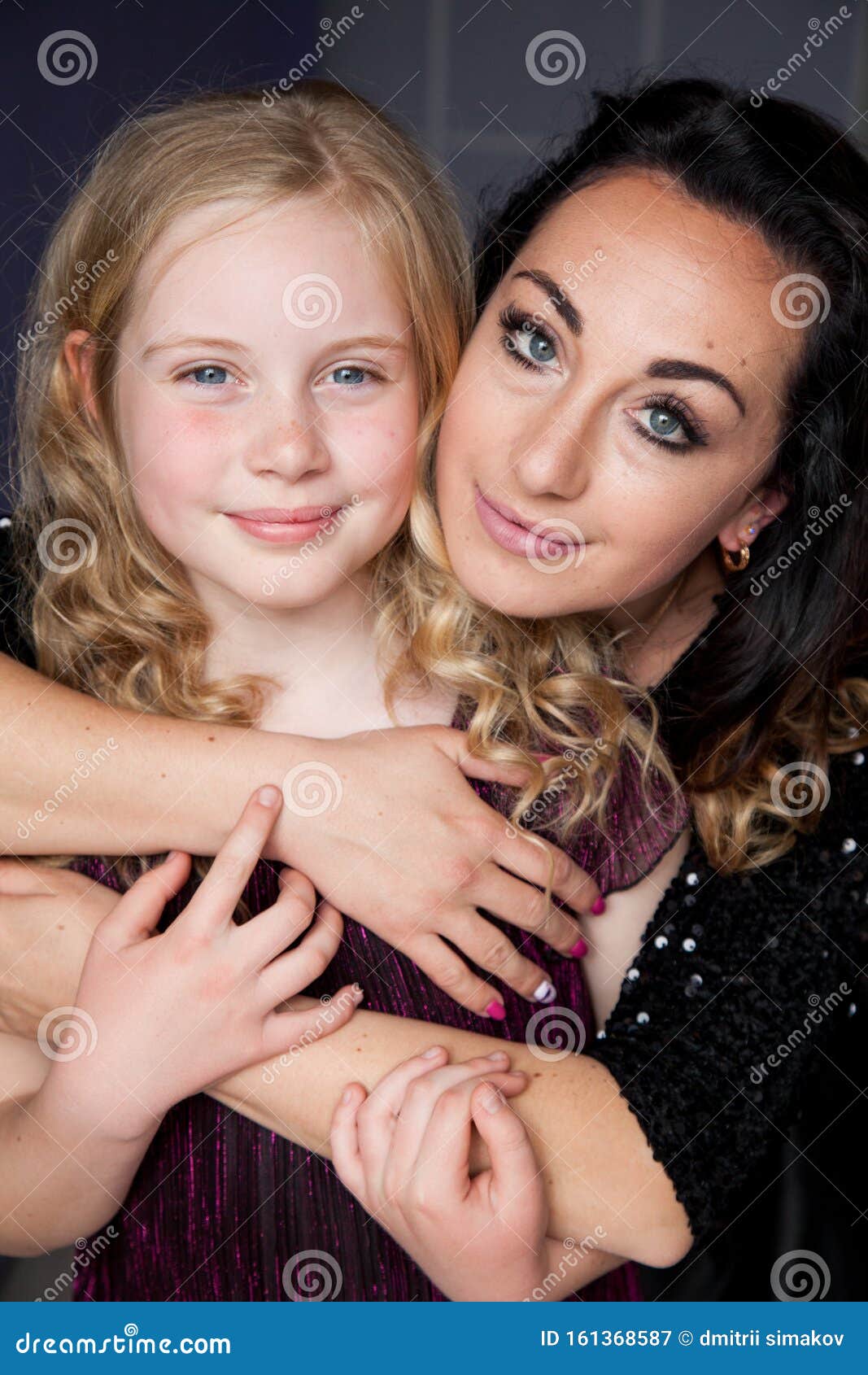 Portrait Of A Beautiful Mom And Daughter Of 10 Years Stock Image Image Of Female Close 161368587 