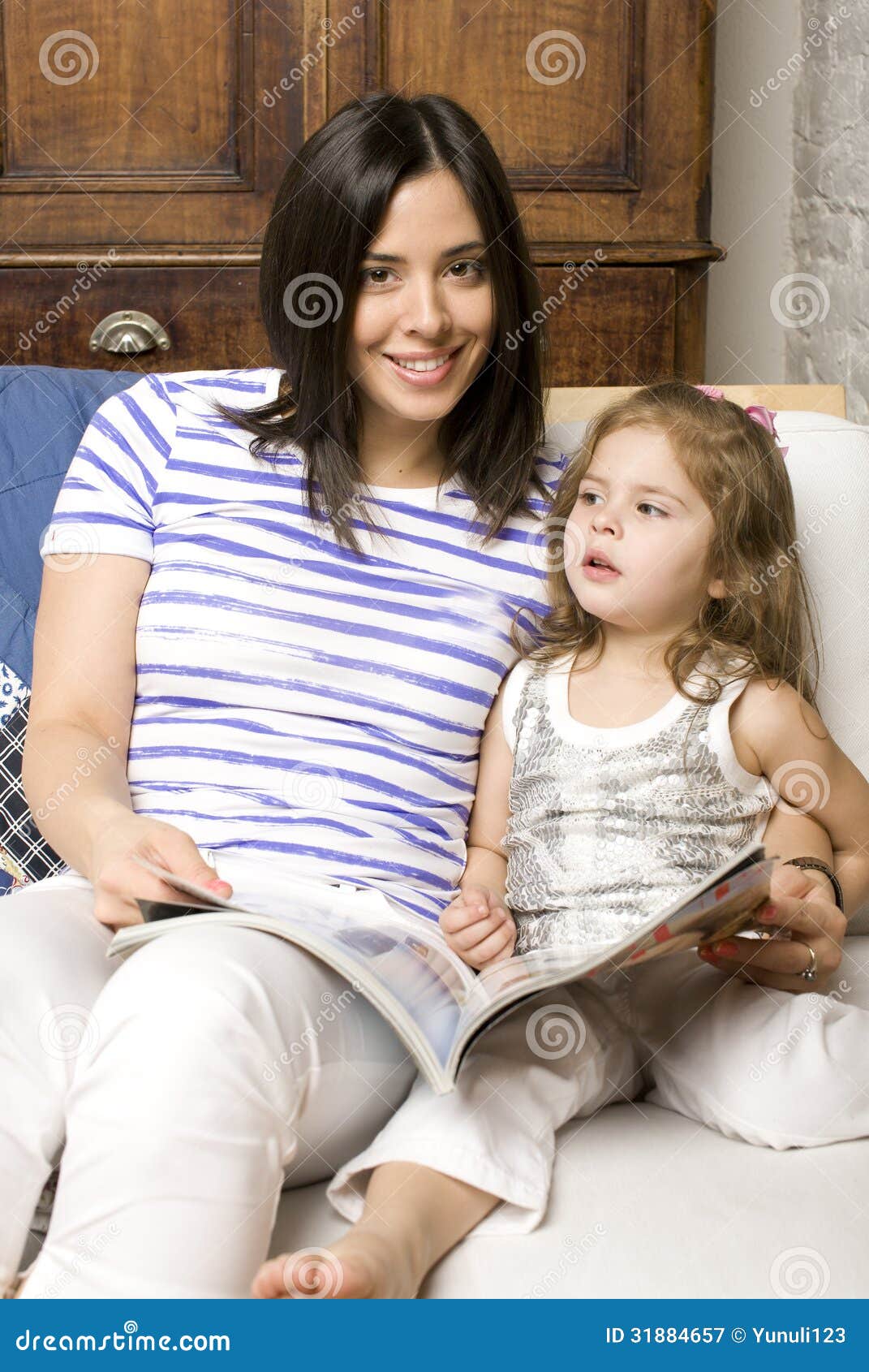 Portrait Of Mother And Daughter Laying In Bed And Smiling Stock Image Image Of Mother Smiling 