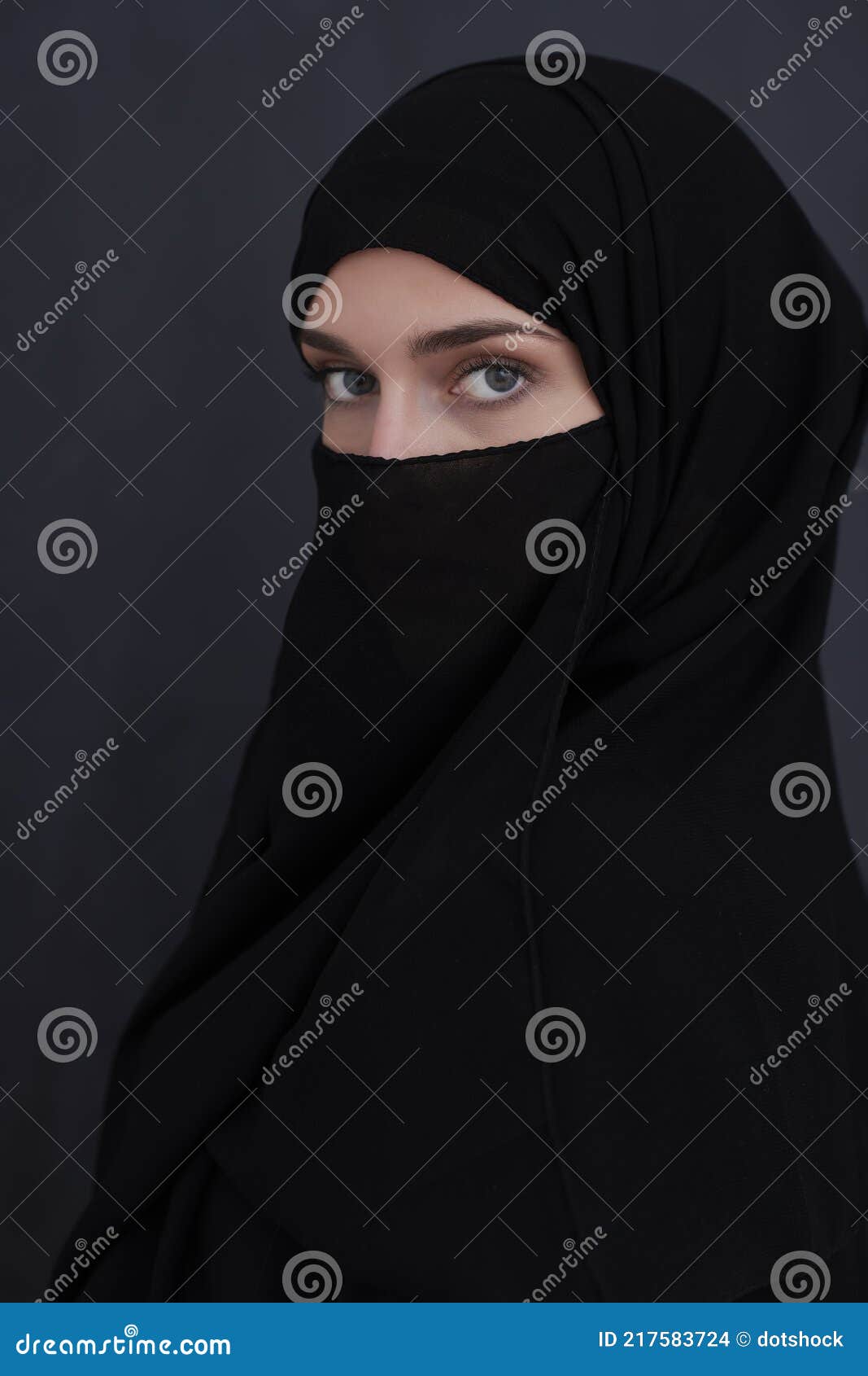 Portrait of Muslim Woman Wearing Niqab and Traditional Arabic ...