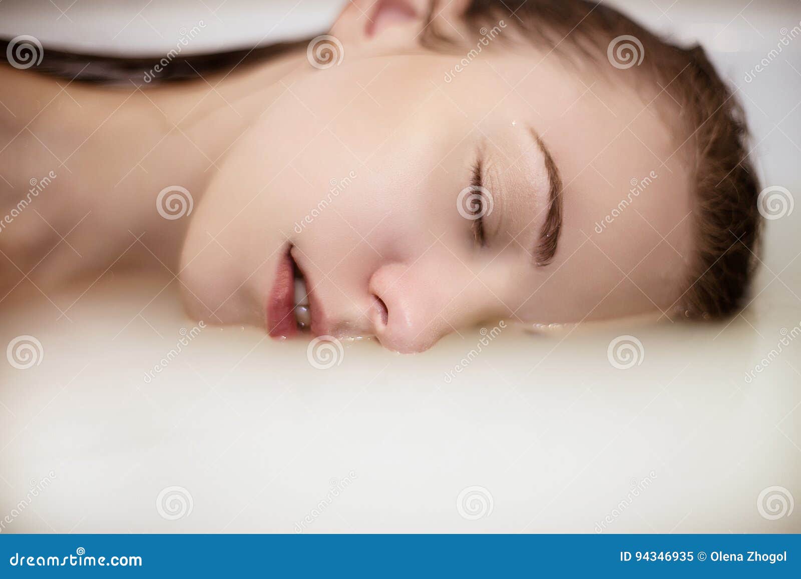 Sleeping Bathtub Girls Naked