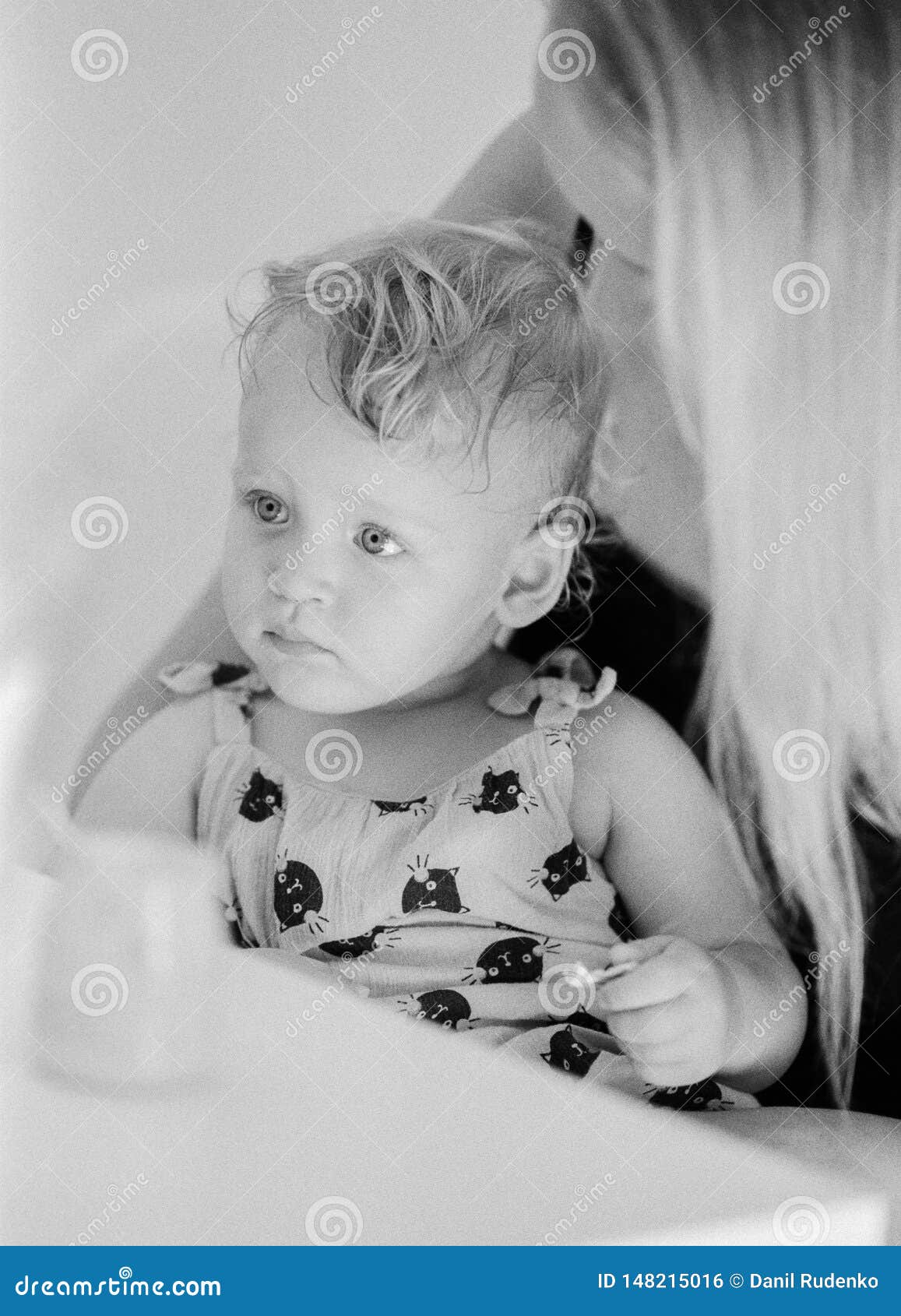 Portrait Noir Et Blanc De Bebe Avec La Maman A La Maison Photo Stock Image Du Gosse Home Portrait Noir Et Blanc De Bebe Avec La Maman A La Maison Photo Stock Image Du Gosse Home