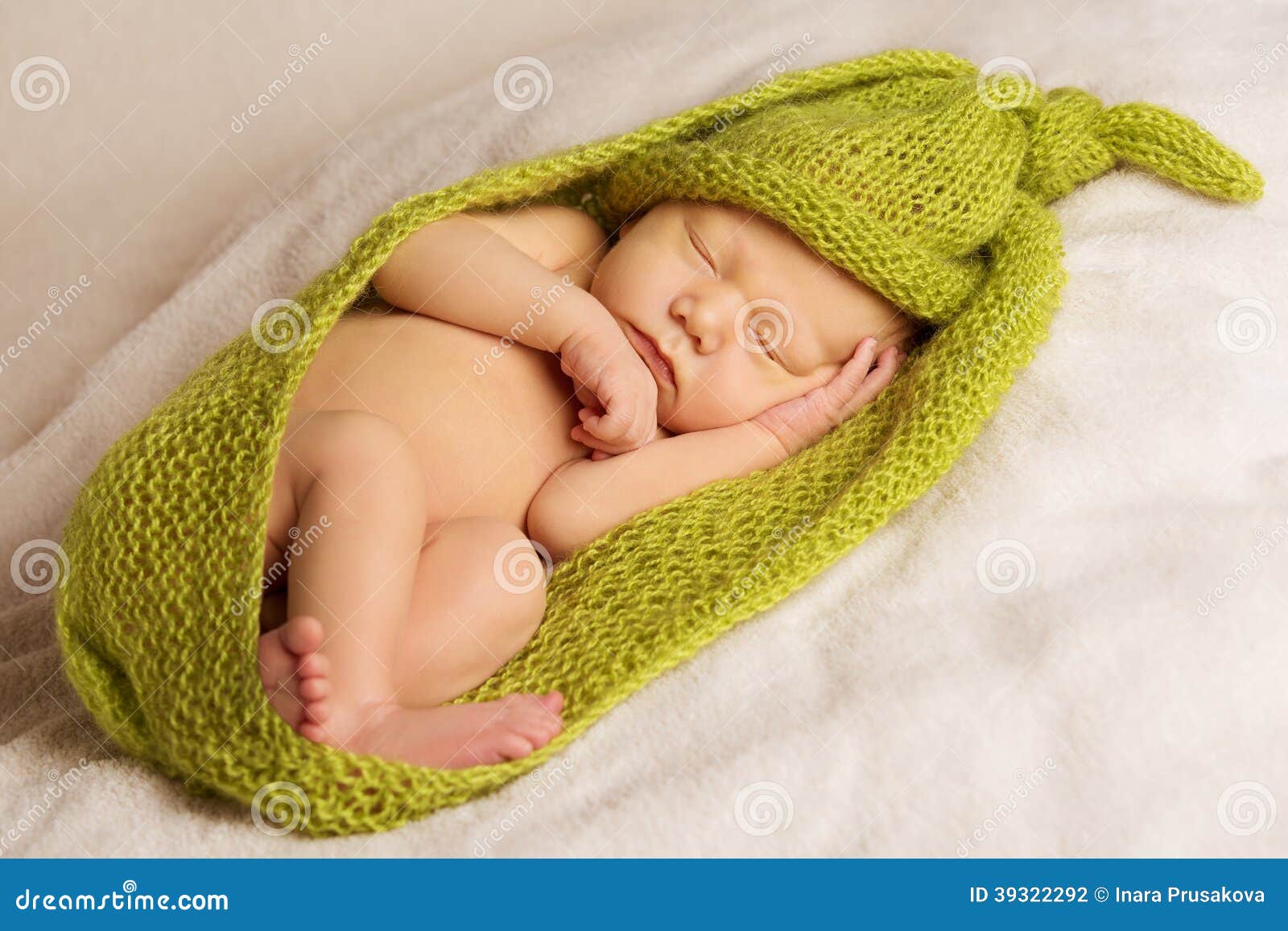 Automne de chéri d'enfant en bas âge et hiver chaud pied-chaussette