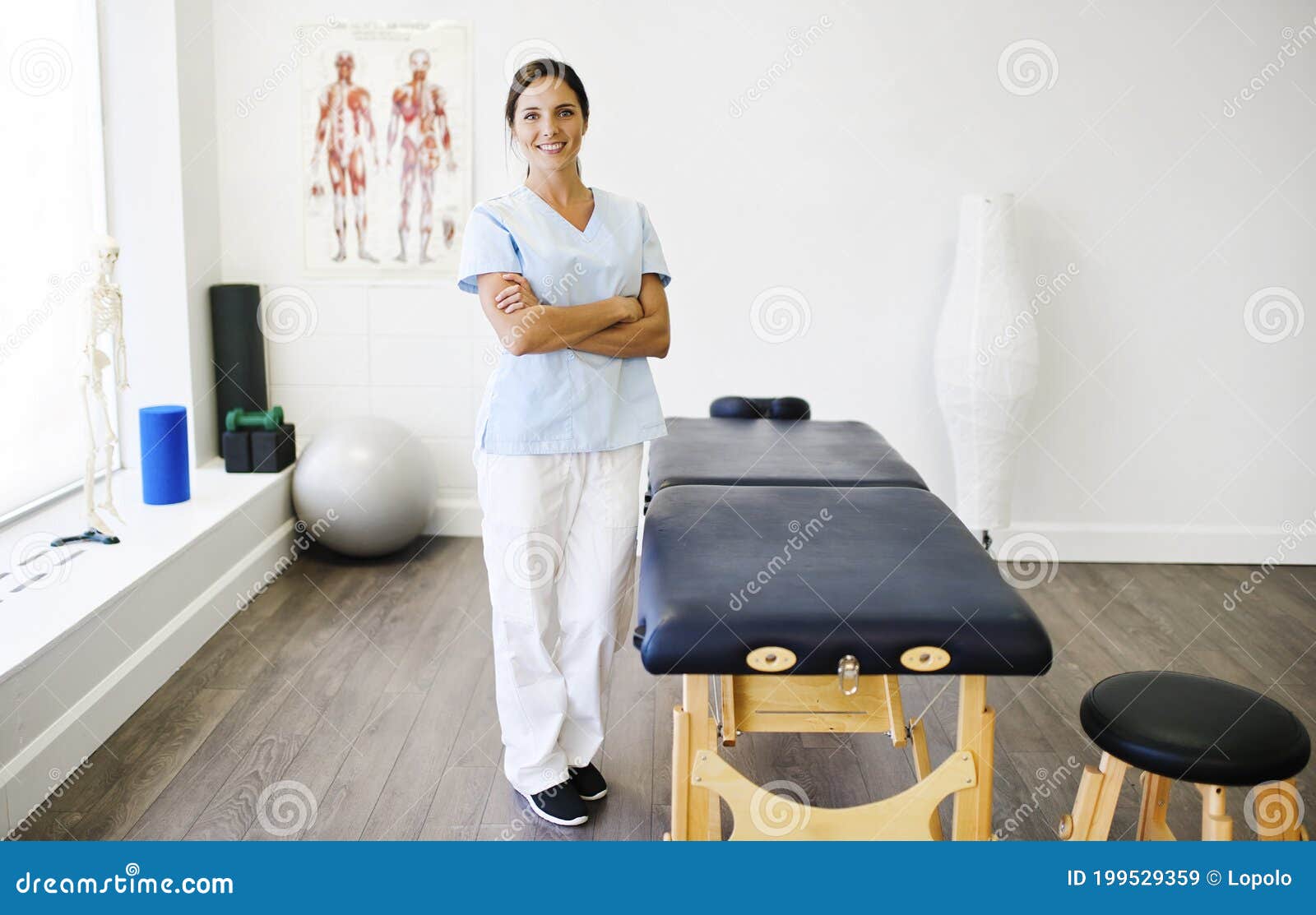portrait of a physiotherapy woman smiling in uniforme