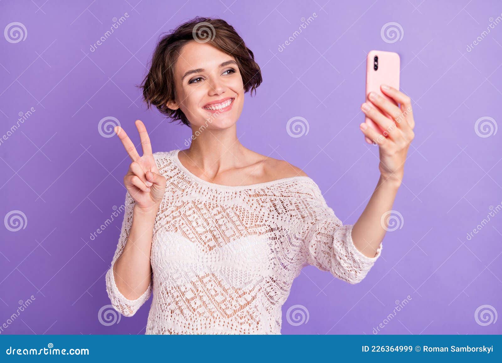 petite girl fingering selfie