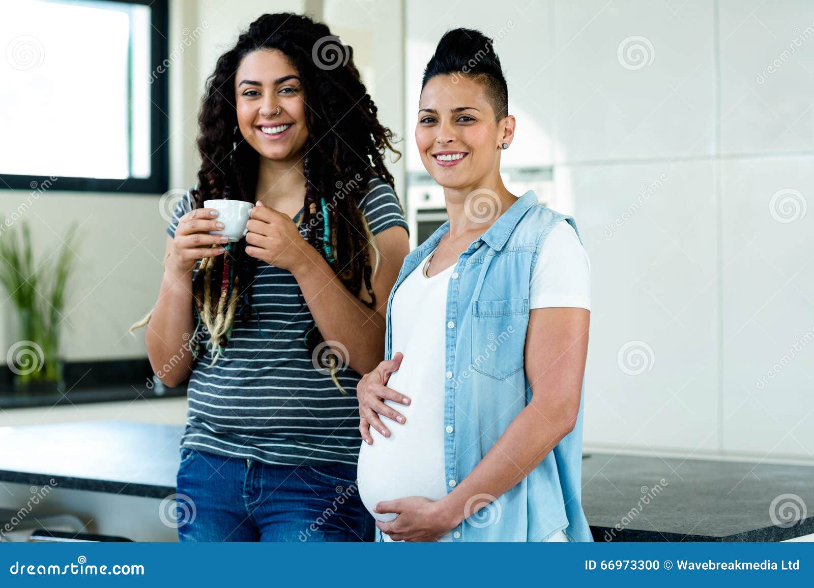 Pregnant And Lesbian 100
