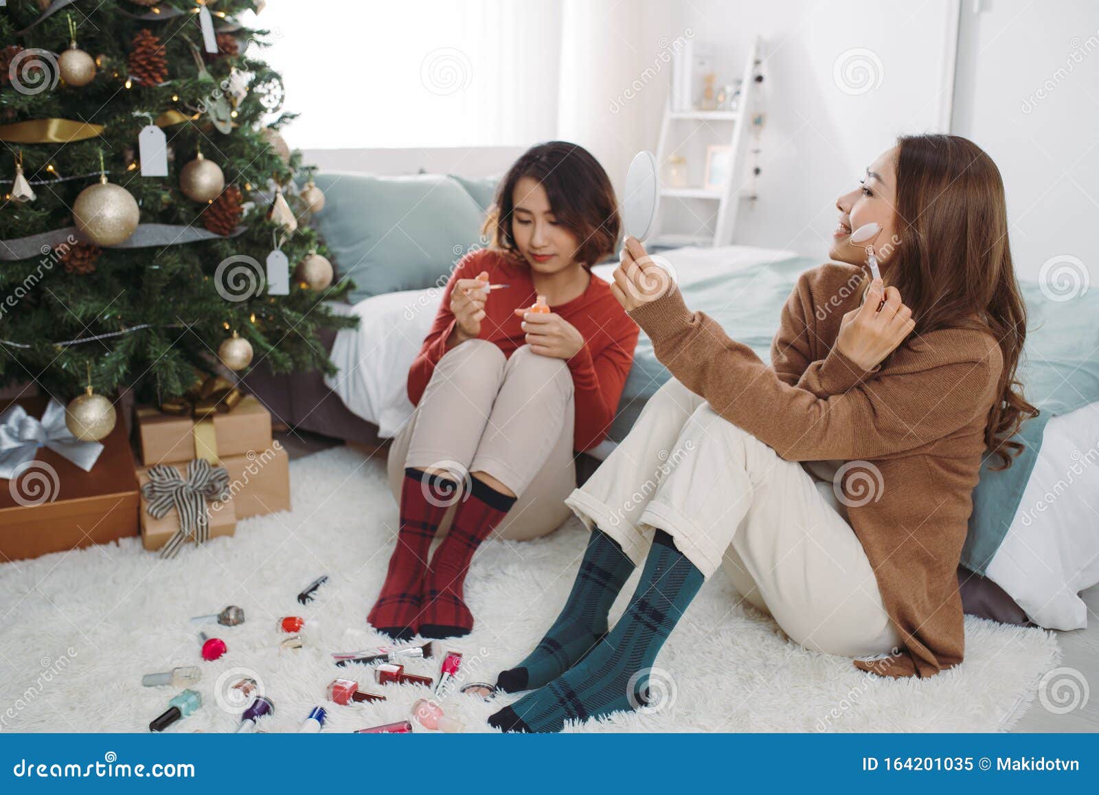 https://thumbs.dreamstime.com/z/portrait-pretty-confident-asian-girlfriends-make-makeup-holiday-christmas-time-portrait-pretty-confident-asian-164201035.jpg