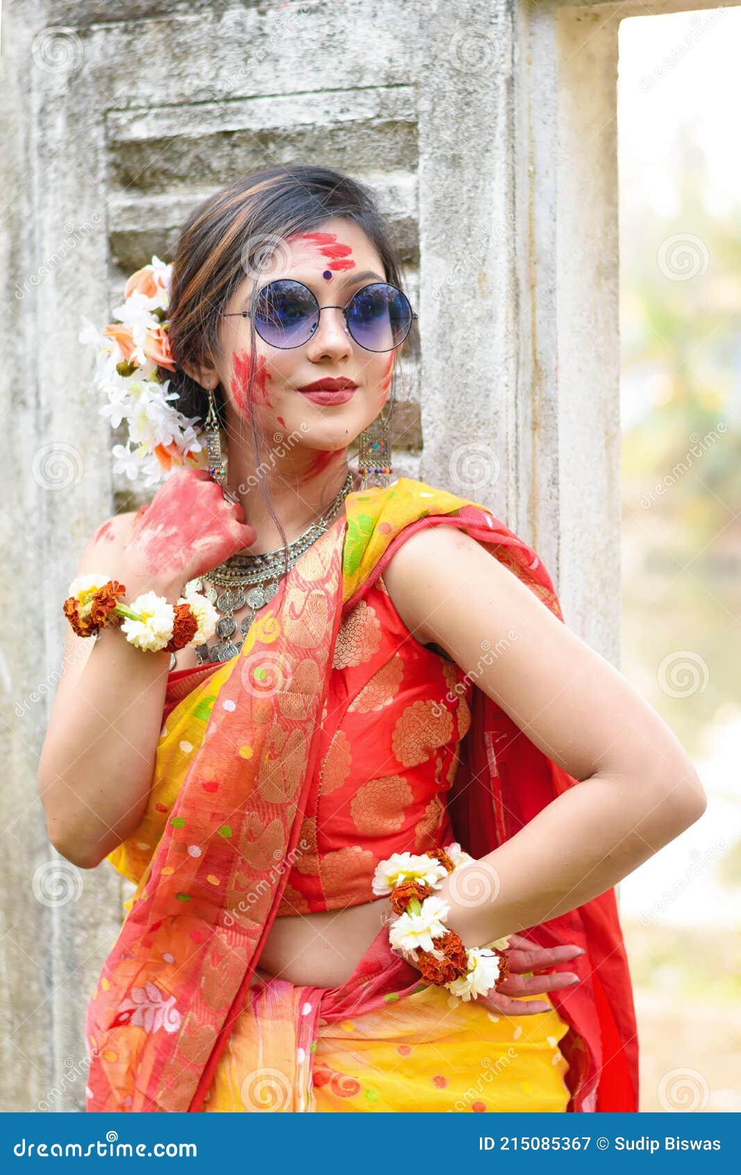 Marathi Saree Poses | Marathi saree, Saree poses, Saree trends-megaelearning.vn