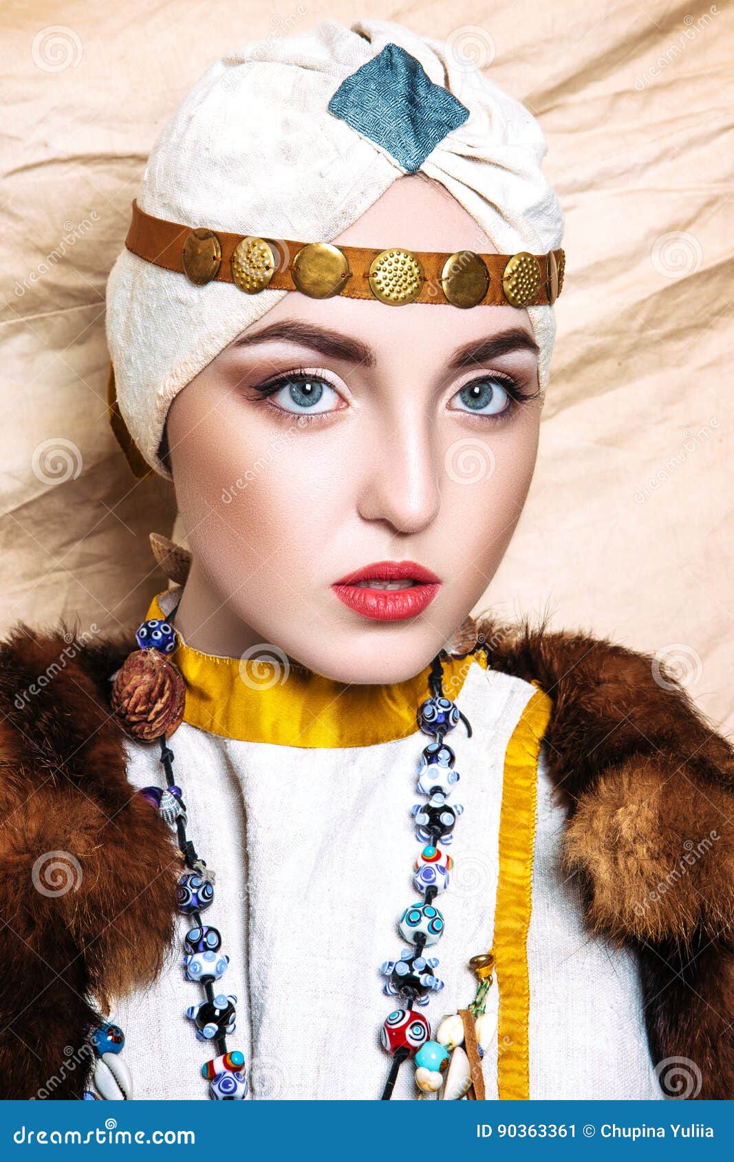 https://thumbs.dreamstime.com/z/portrait-slavic-women-past-national-vintage-clothing-woman-historical-reconstruction-studio-90363361.jpg