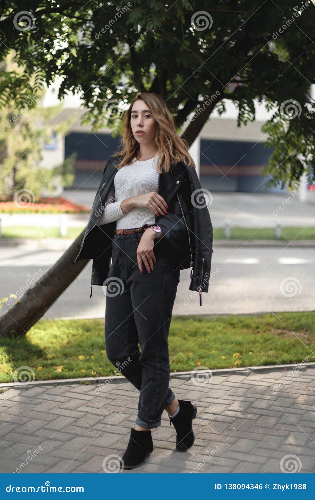 Portrait Of A Young Beautiful Woman On Street Model Posing Women S Urban Street Fashion Warm Colors Stock Photo Image Of Brunette Beauty