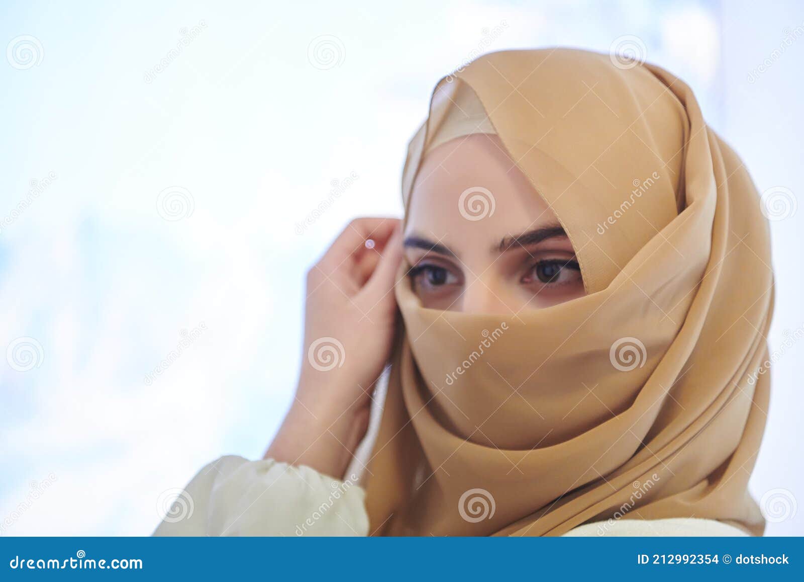 Pink niqab teen