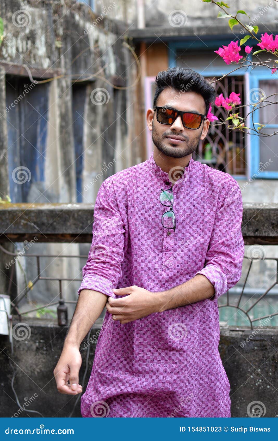 Portrait of a Young and Handsome Indian Bengali Man Standing in Front of a  Vintage House Wearing Green Indian Traditional Punjabi Stock Image - Image  of front, kurta: 154851023
