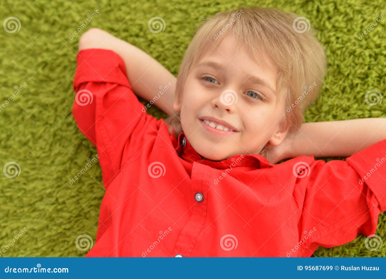 portrat of blonde little boy