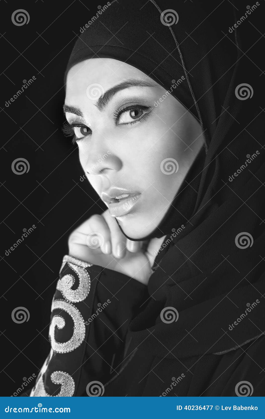 Portret Arabisch Meisje In Hijab Oog