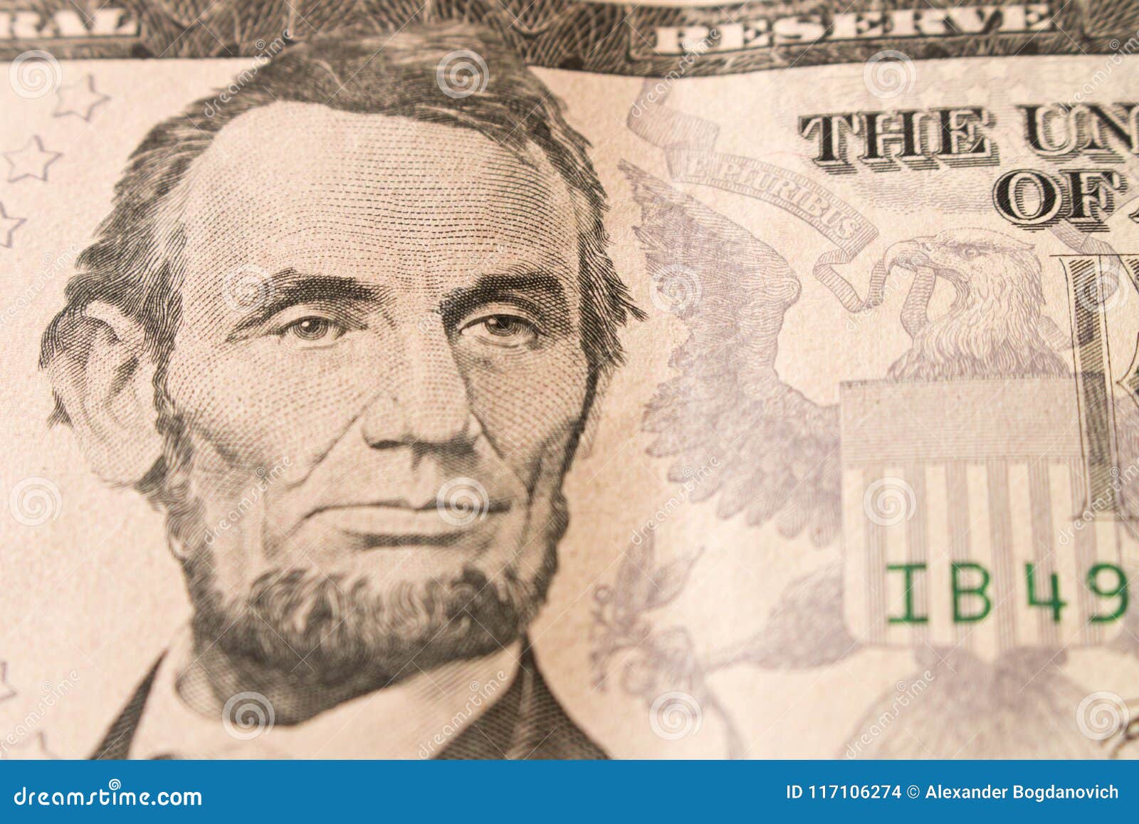 Portret prezydent Abraham Lincoln na 5 dolarowym rachunku zakończenie. Portret prezydent Abraham Lincoln na 5 dolarowym rachunku z bliska