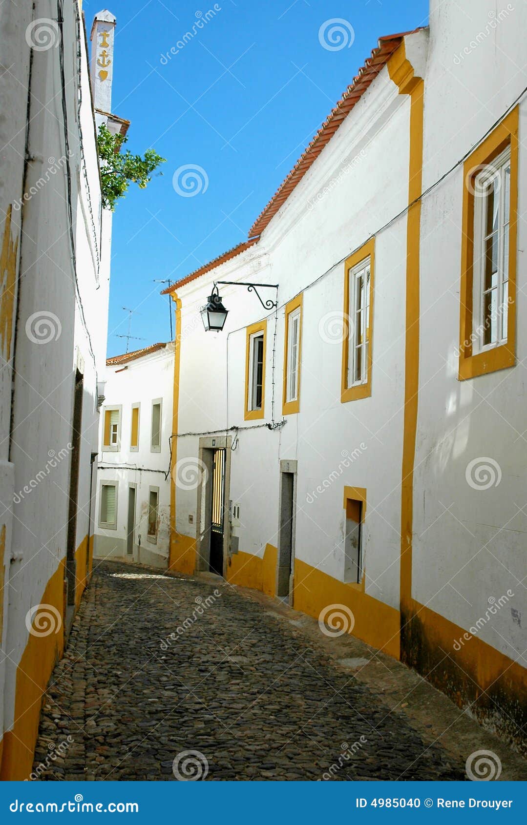 portugal, alentejo, evora; typical street
