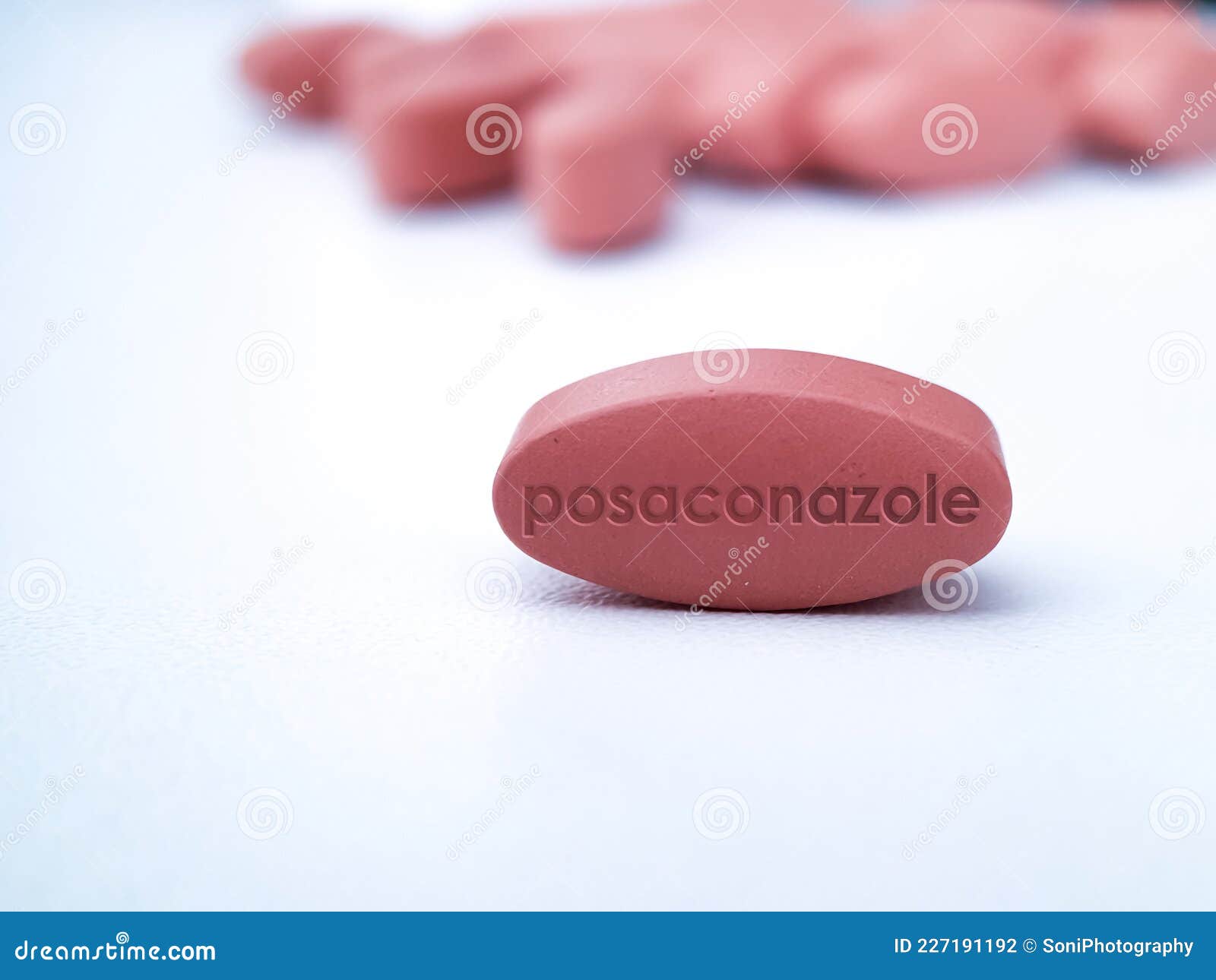 Posaconazol rote Tabletten stockfoto. Bild von drogen - 227191192