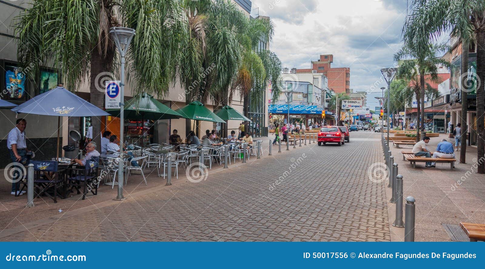 Posadas Argentina foto editorial. Imagem de hora, barra 50017556
