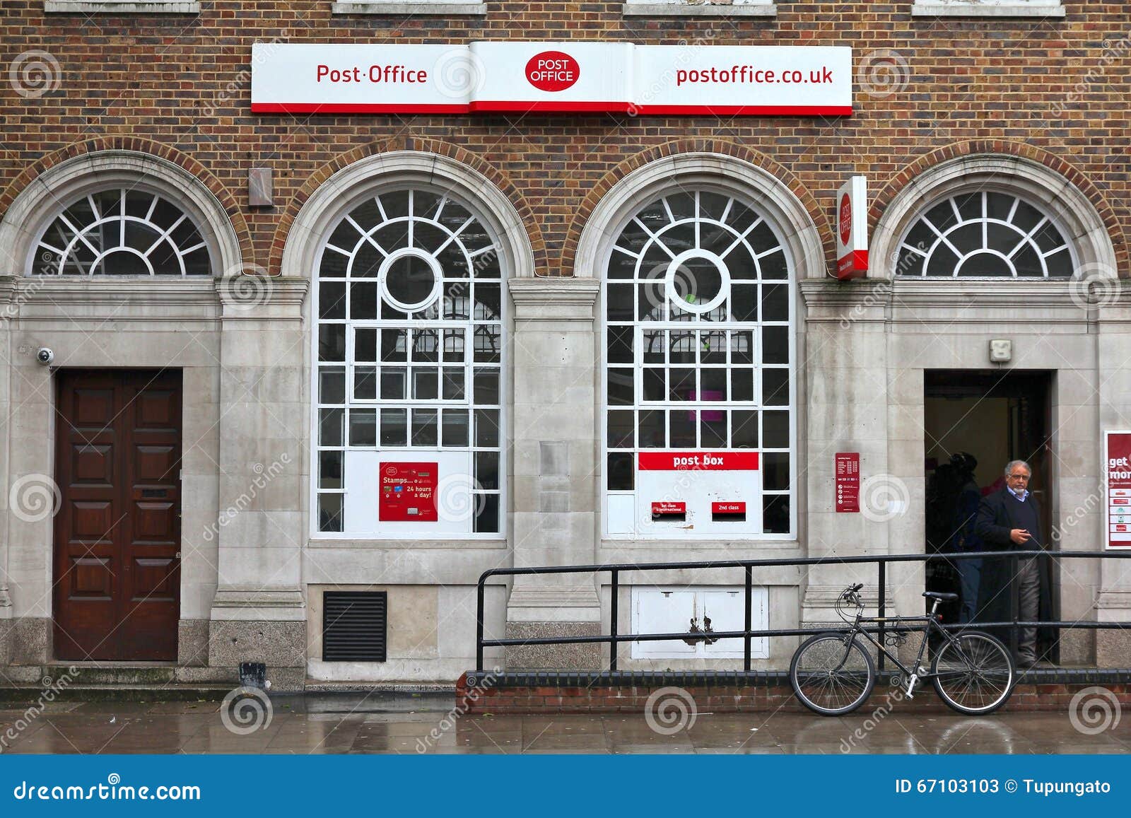 Post office in London editorial stock photo. Image of exterior 67103103