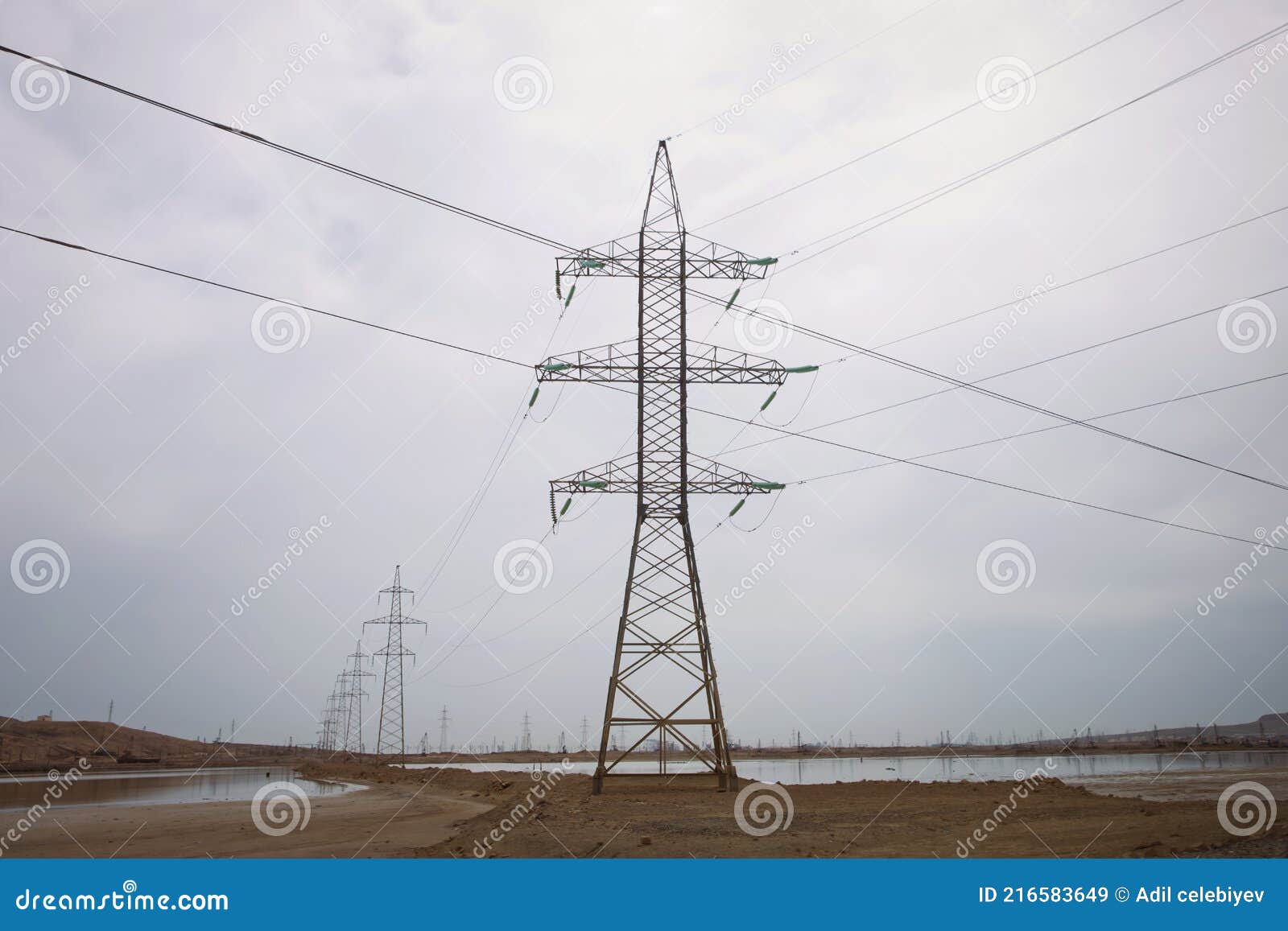 Torre de transmisión de electricidad de alta tensión, poste