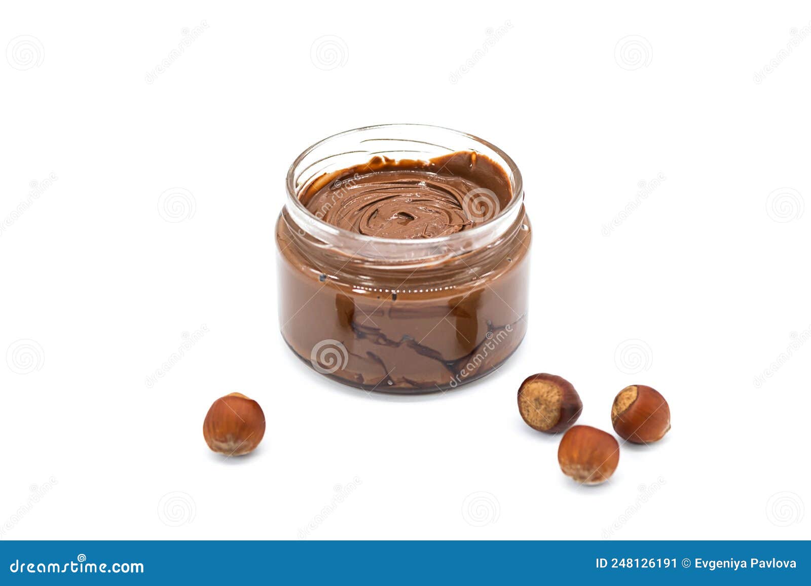 Pot De Noisette De Chocolat Tache De Noisettes Sur Blanc. Beurre Noisette  Produit Biologique Naturel Image stock - Image du grain, alimentation:  248126191