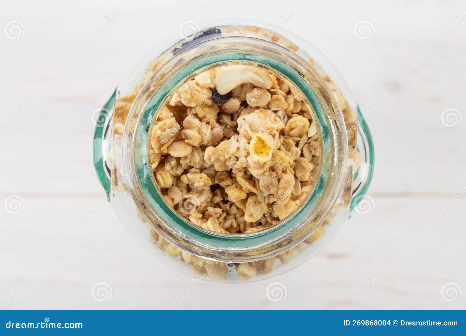 Pot En Verre De Muesli Et Granola Sur Fond De Bois. Petit Déjeuner Sain.  Vue Supérieure Photo stock - Image du ceramique, repas: 269868004