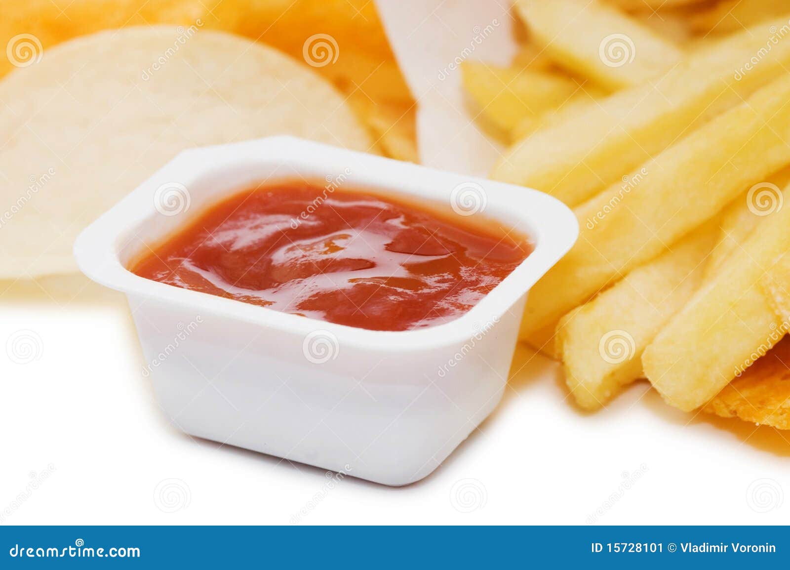 Potato chips with sauce stock image. Image of potato 15728101