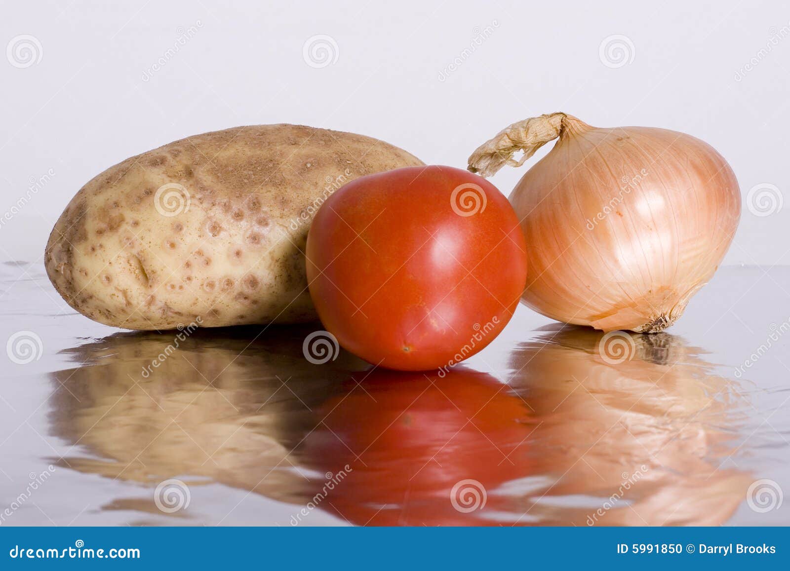 Potato Tomato and Onion stock photo. Image of fresh, healthy - 5991850