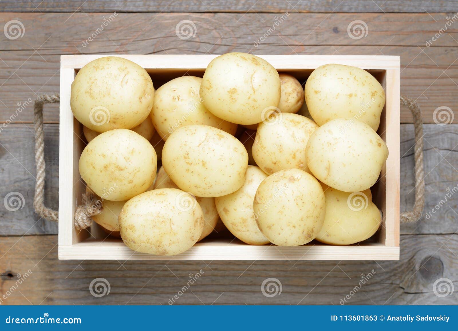 Potatoes in wooden box stock image. Image of wood, ripe 113601863