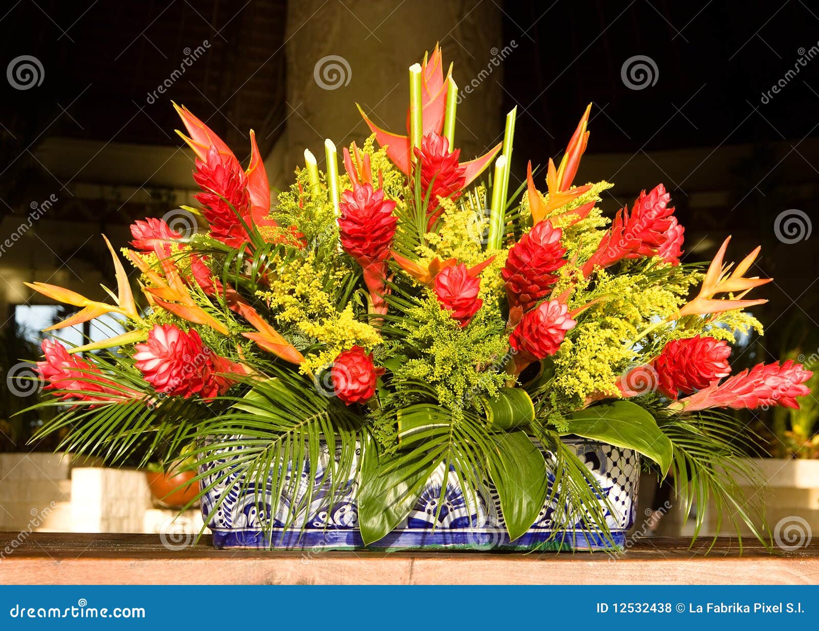 Tropical Flower Arrangement Tutorial, image size:1600x1234