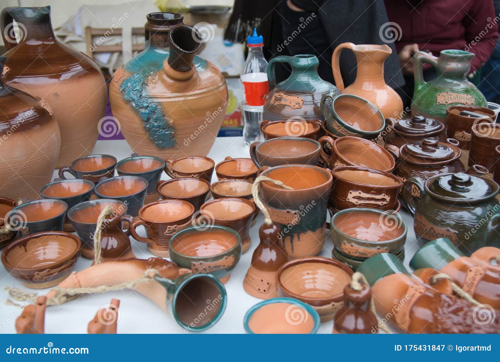 Pottery jugs at the fair stock image. Image of kitchen 175431847