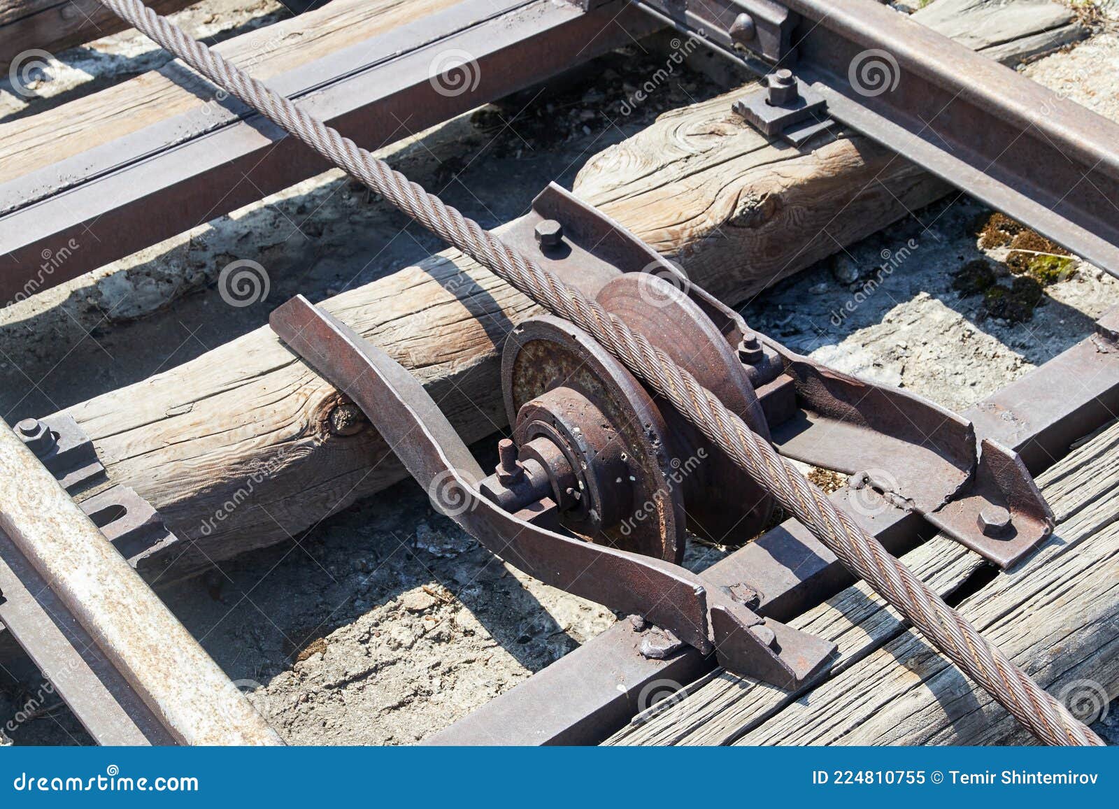 Poulie Et Corde Du Mécanisme De Levage Ferroviaire Image stock