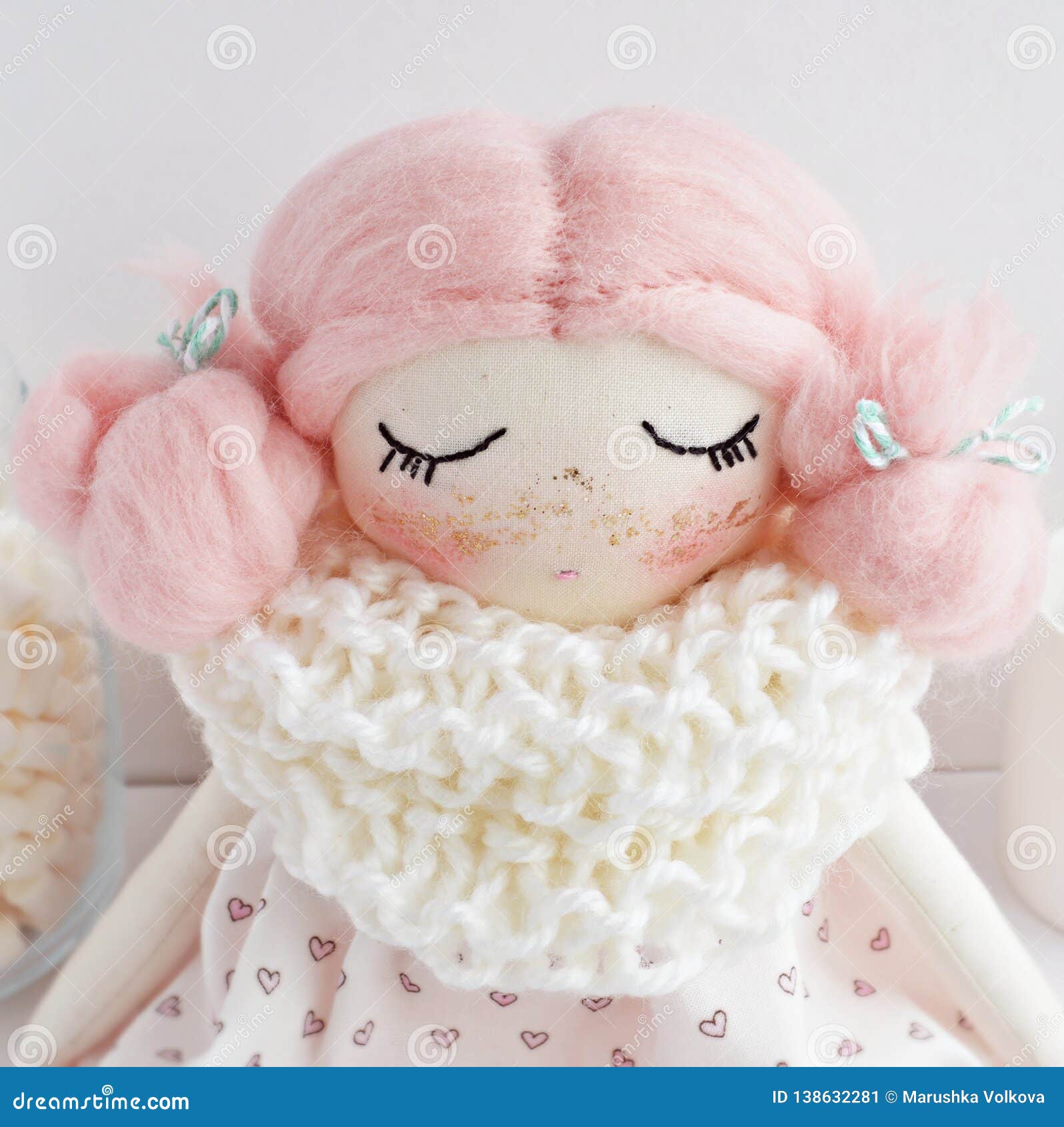 Poupée De Chiffon Faite Main Avec Pâle - Cheveux Roses Photo