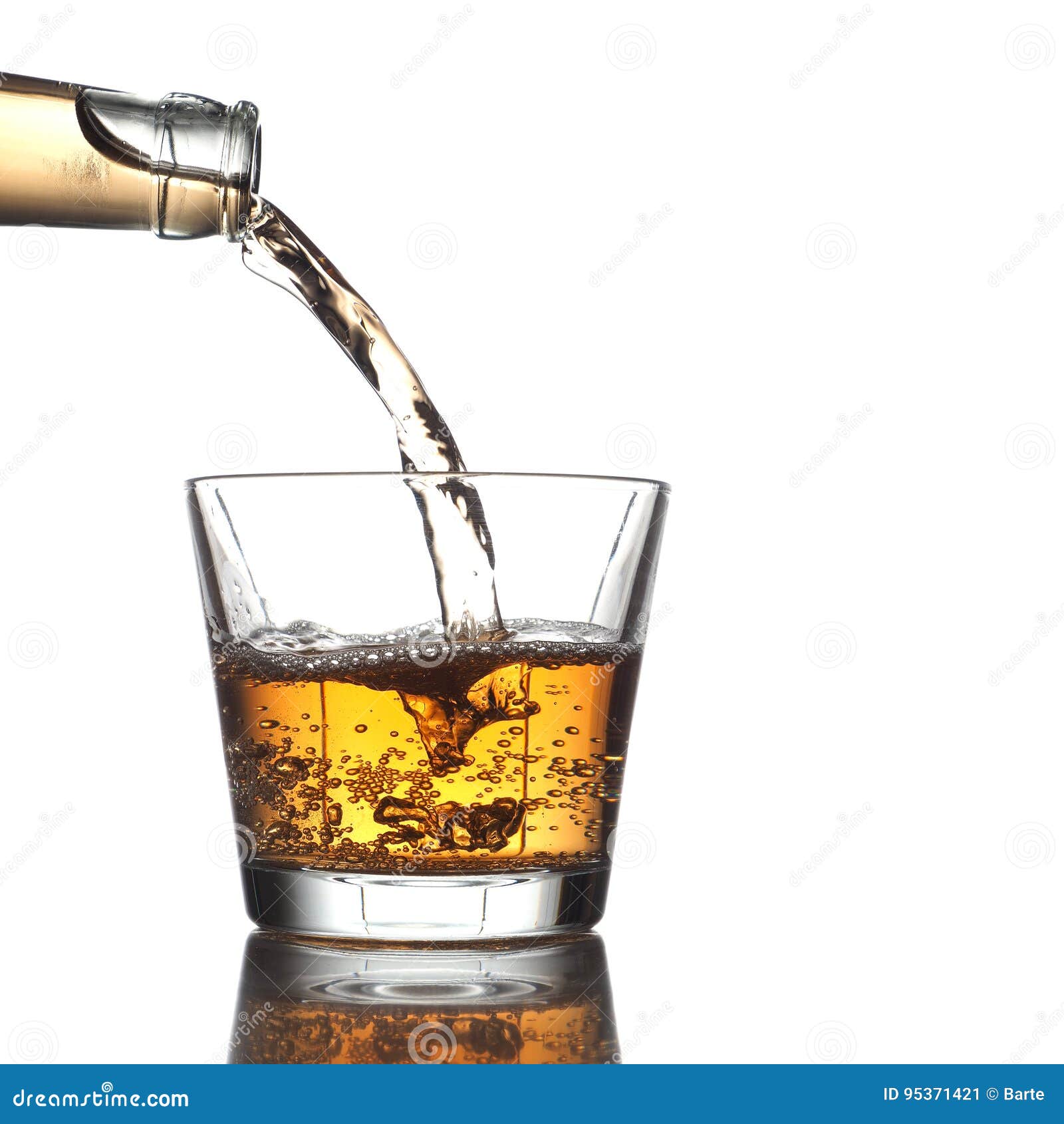 Pouring fresh apple juice stock image. Image of cool 95371421