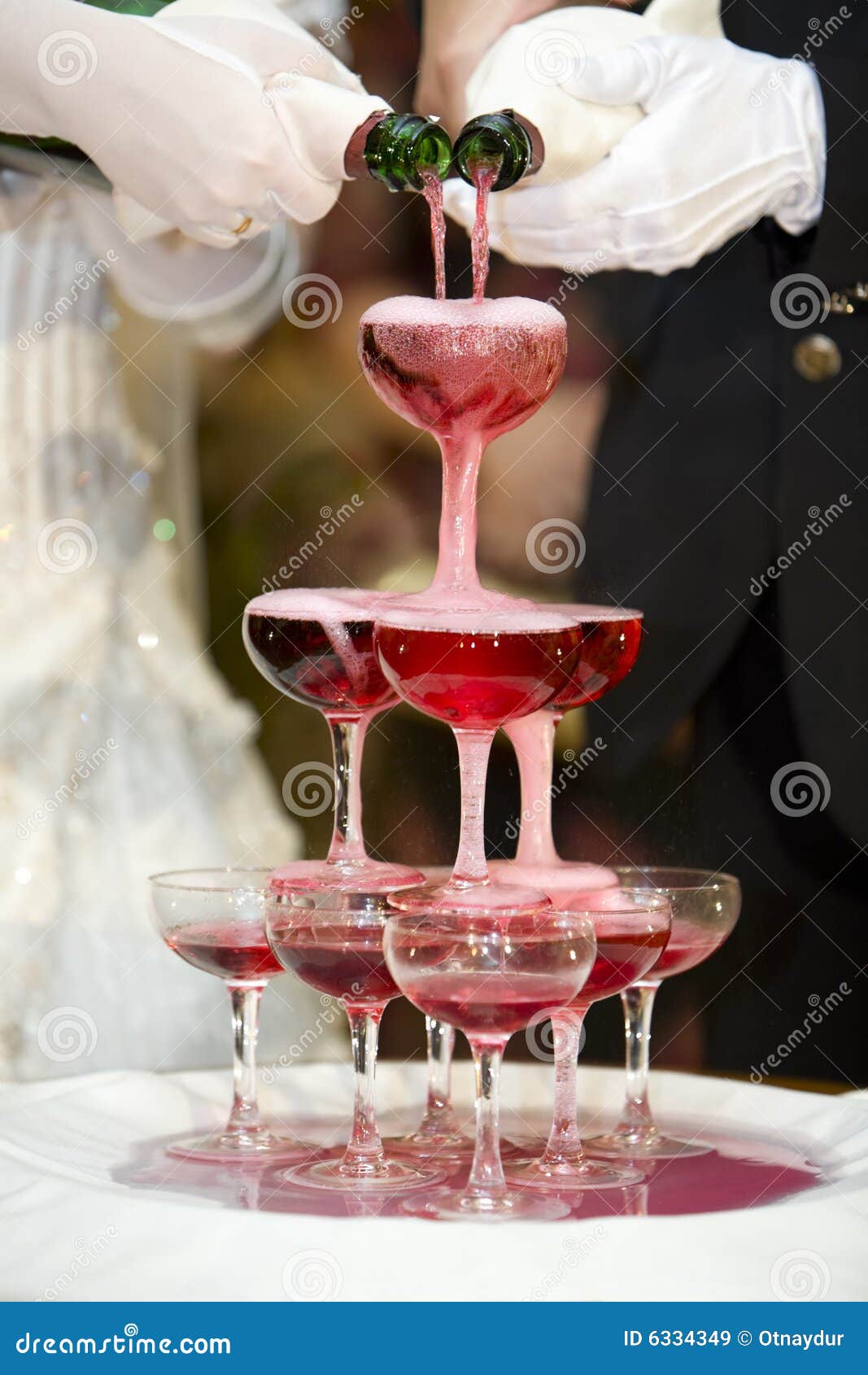Pouring wine stock image. Image of wine, celebration, flow 6334349