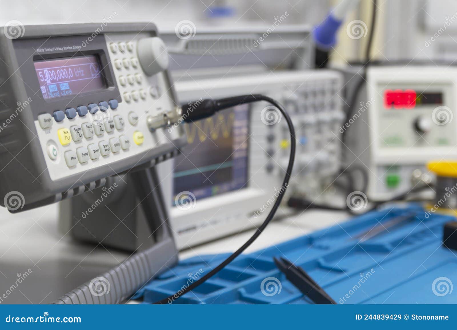 Power Supplies and Electronic Measuring Devices in the Laboratory Stock
